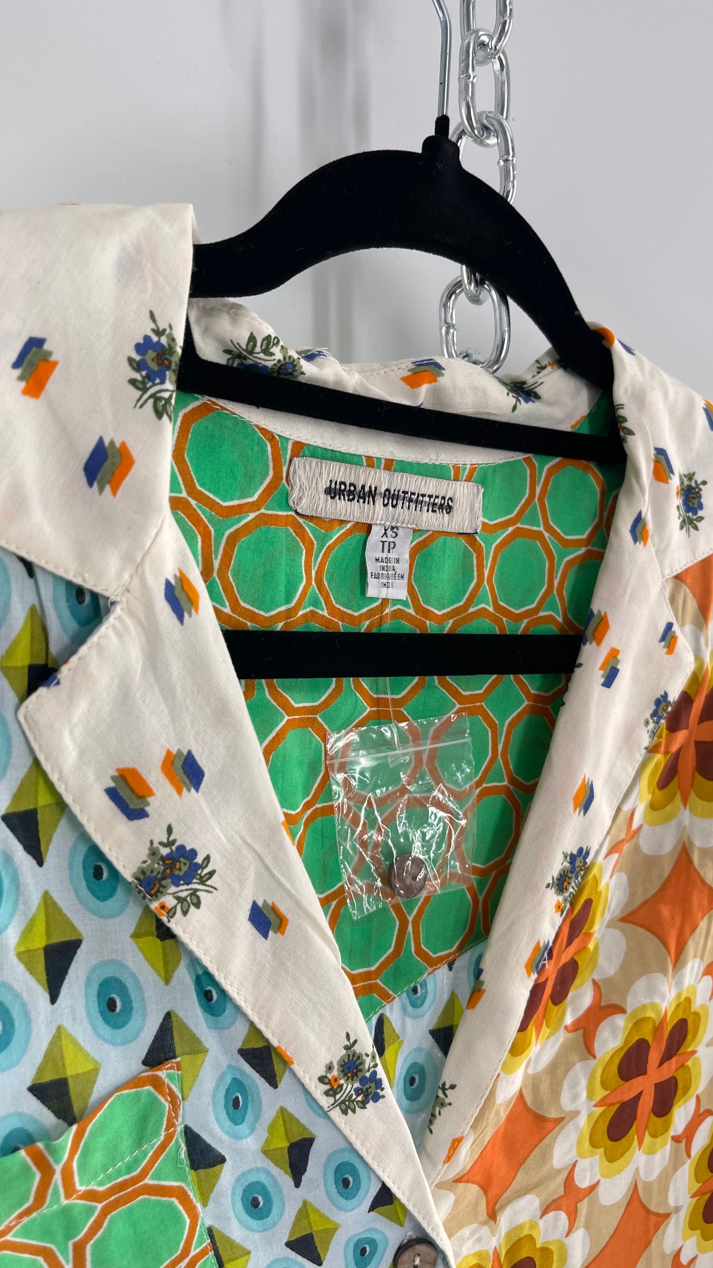 Urban Outfitters 70s Patterned Men’s Button Up (XS)