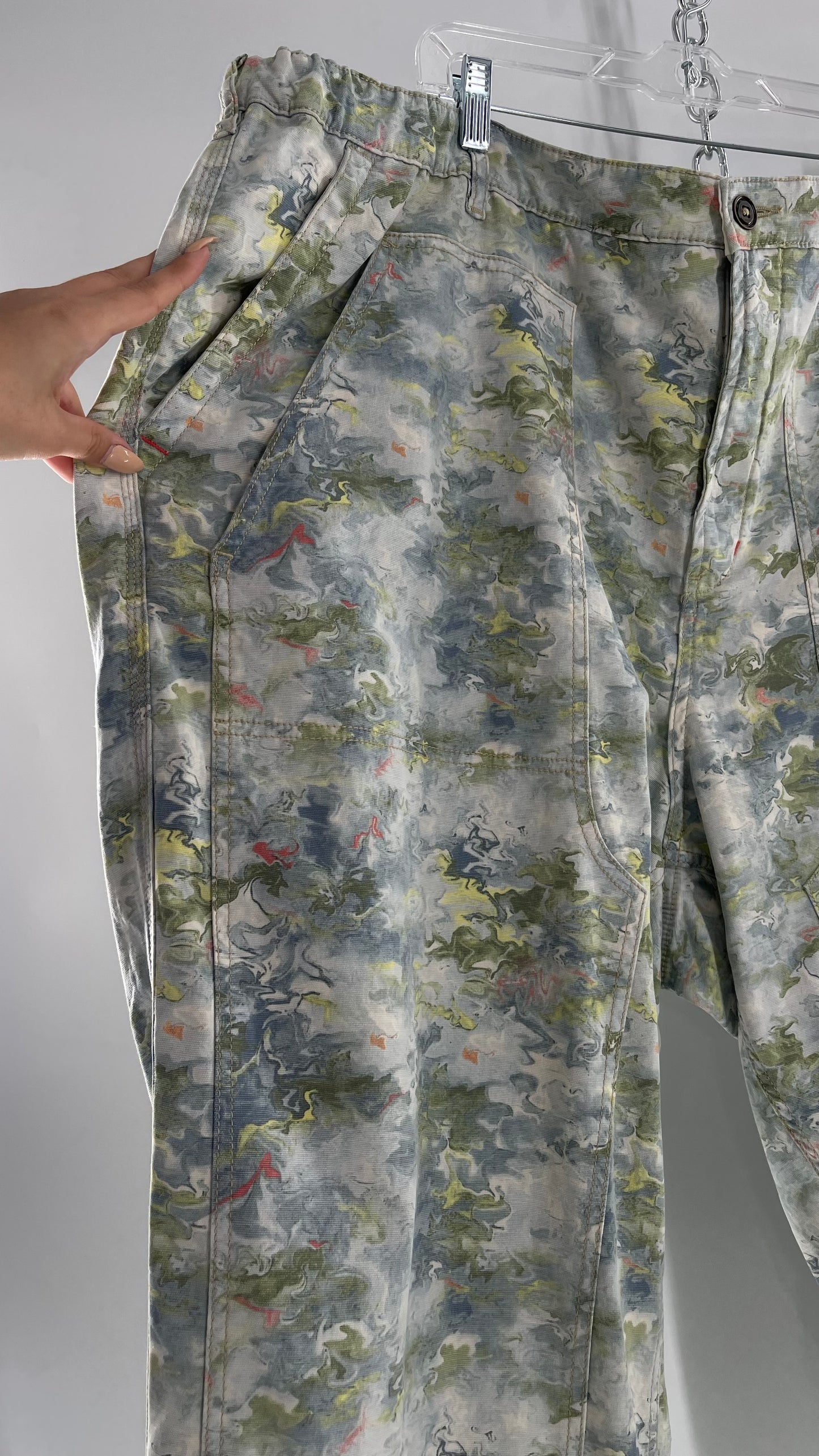 Pilcro Anthropologie Lilly Pad Pond Painted Water Color Cargos (26W)