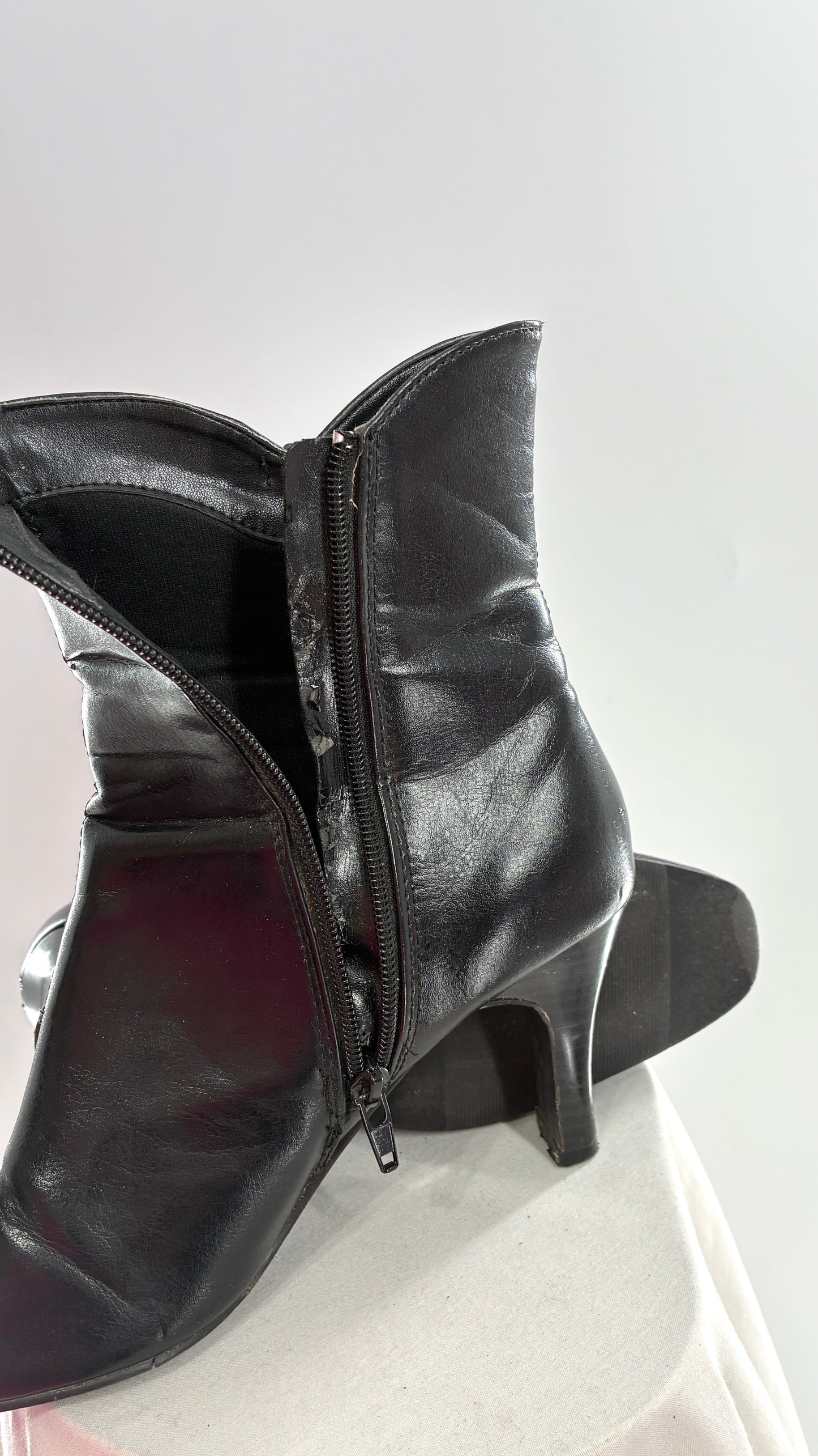 Vintage EXPRESSIONS Black Square Toe Kitten Heel Boots with Lace Up, Bow Side Details (8)