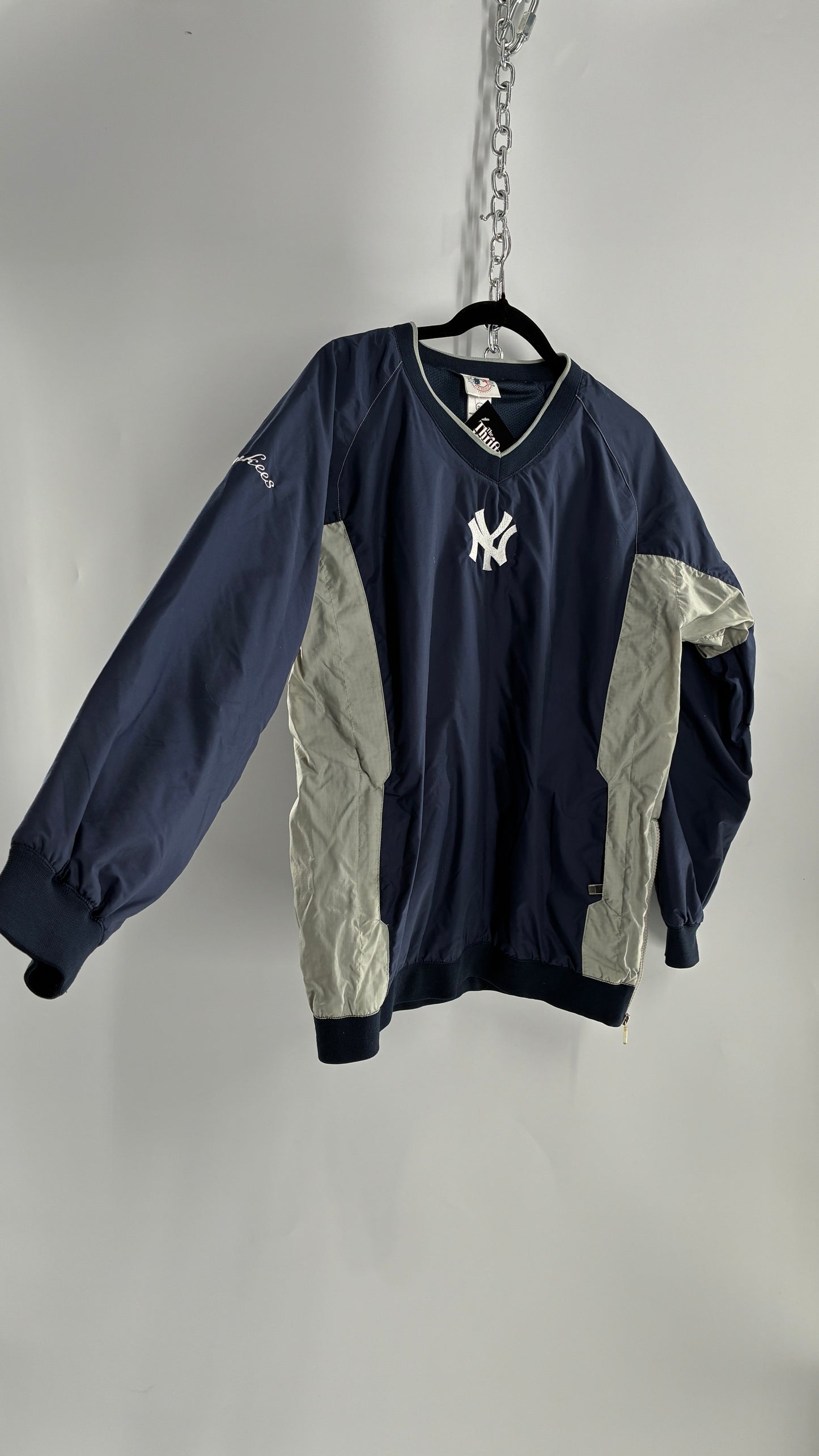 Vintage YANKEES Windbreaker Crewneck with Embroidered Logo (20)