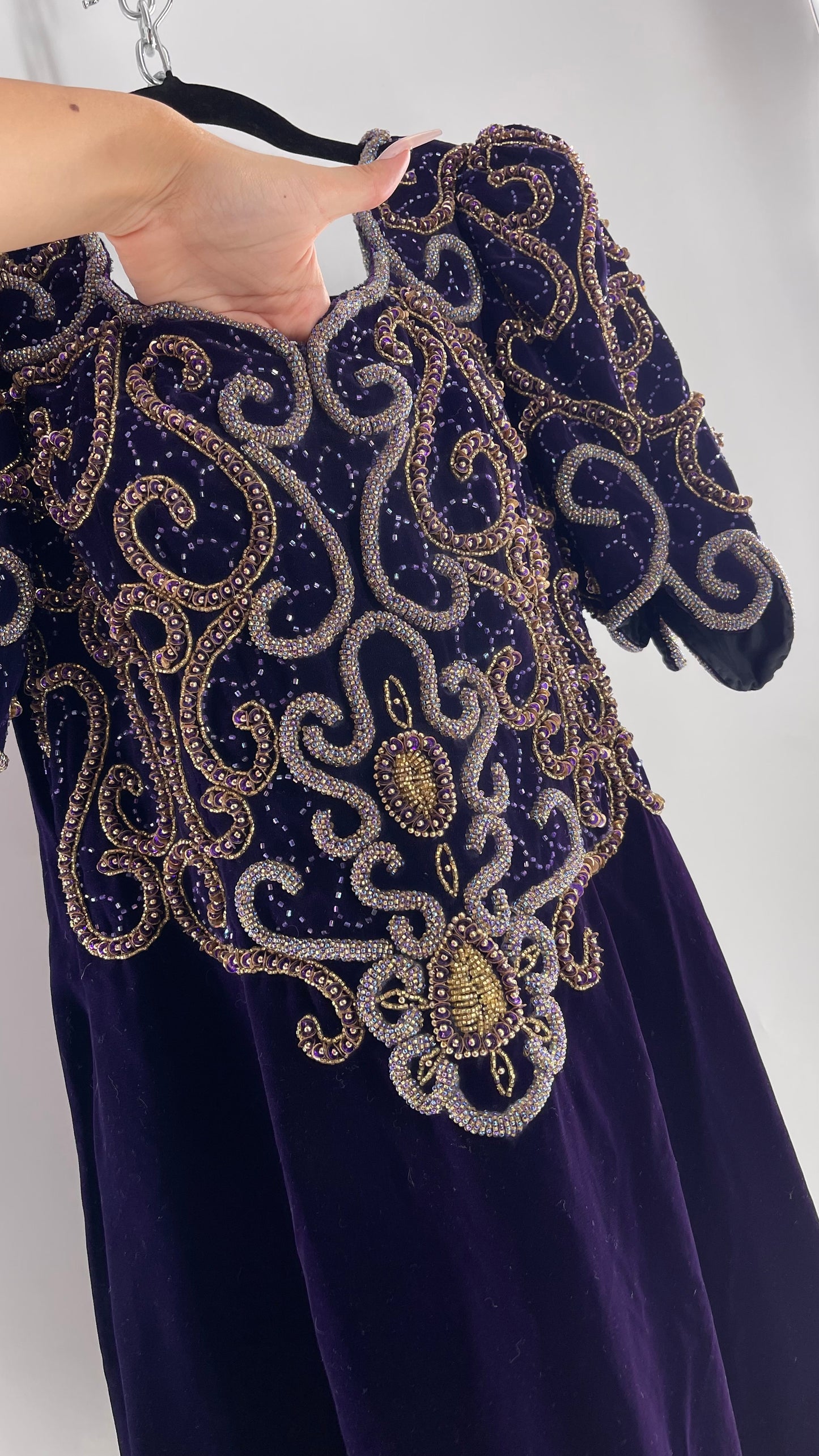 Vintage Landa Heavy Purple Velvet/Velour Gown with exaggerated Beaded Bodice (40)