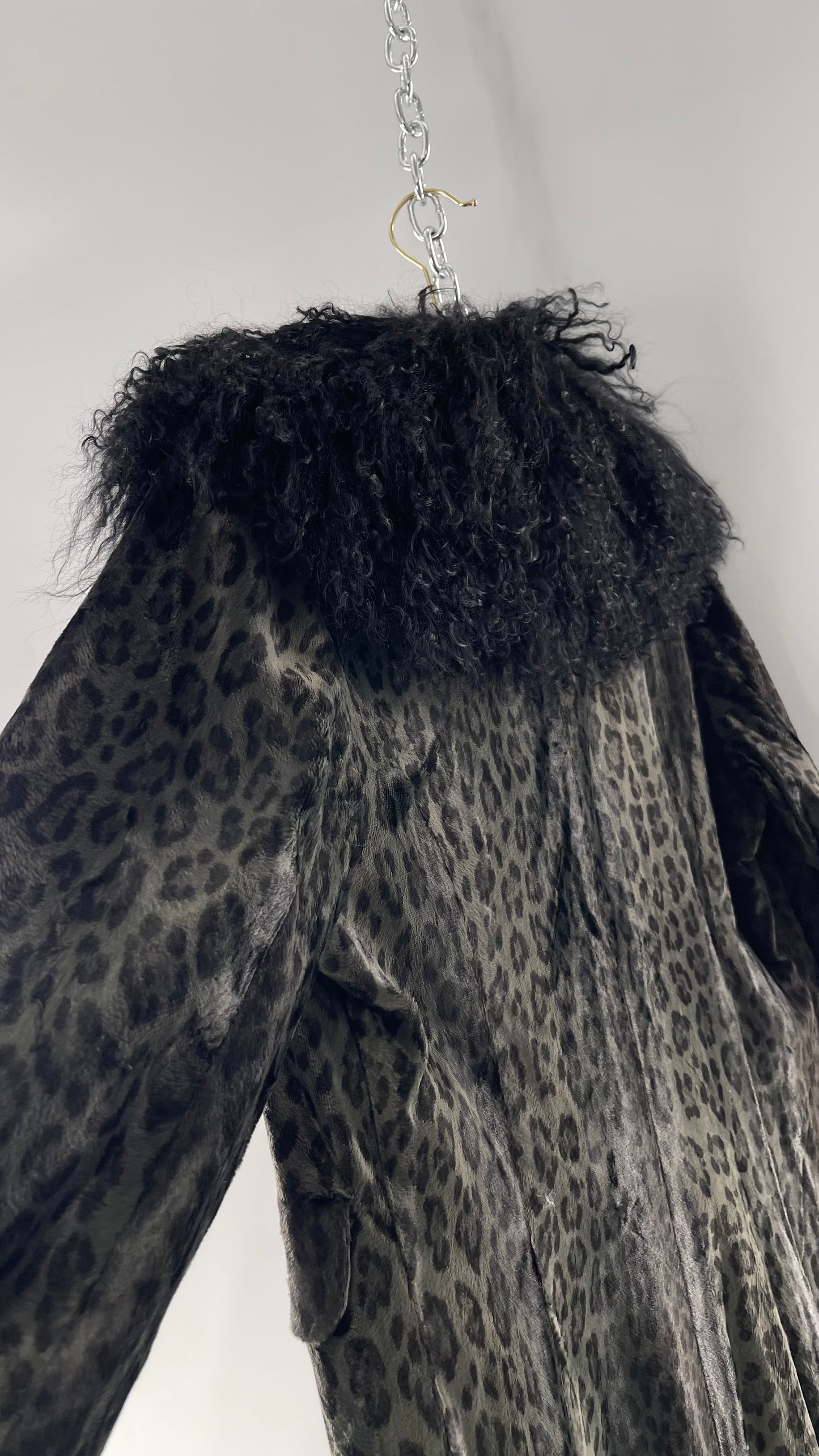 Vintage Romanian RAMOSTEPH Black/Gray Leopard Print Coat with Mongolian Fur Collar (Medium)