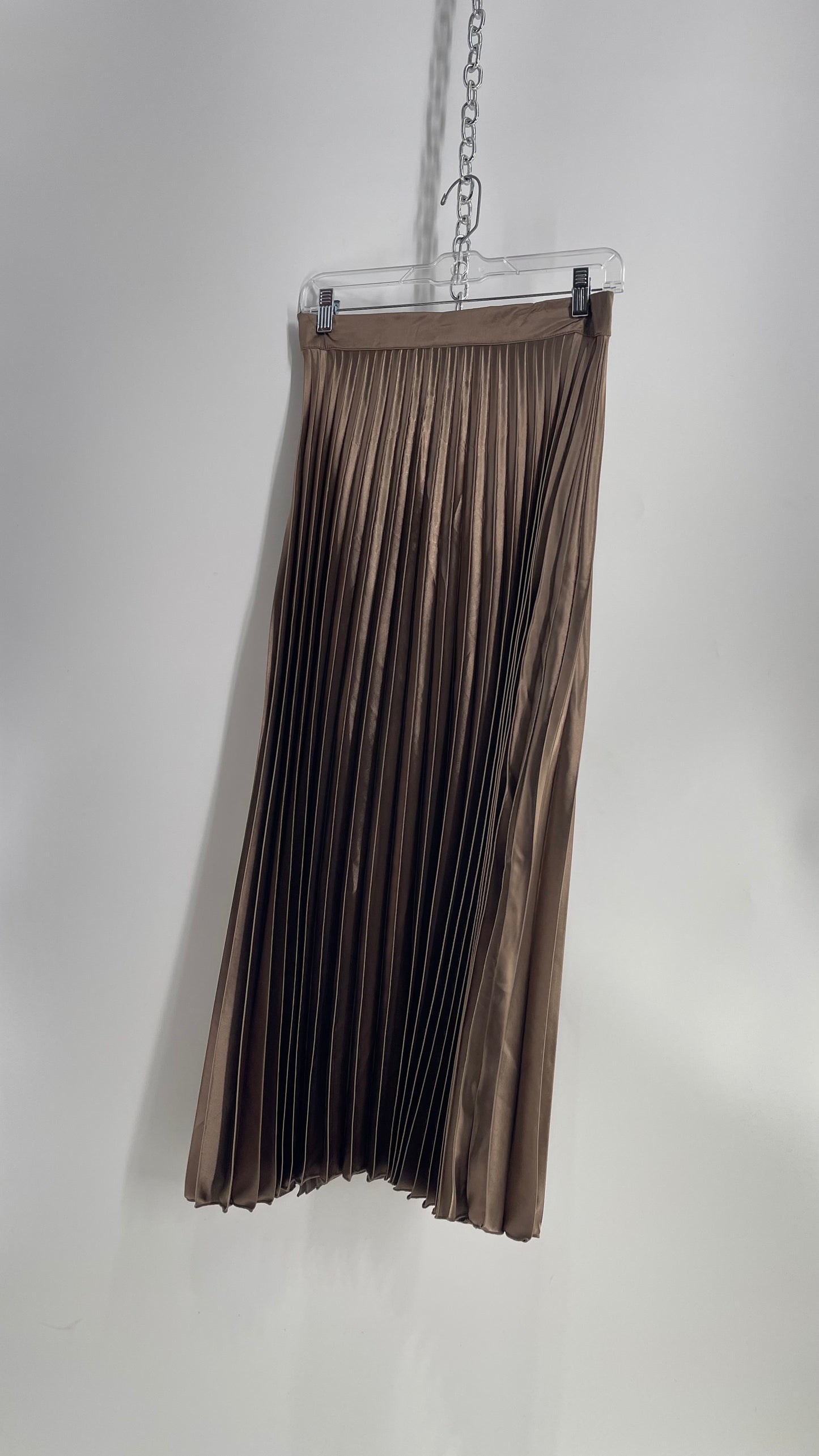 ZANZEA Collection Pleated Metallic Gold/ Silver Skirt (Medium)