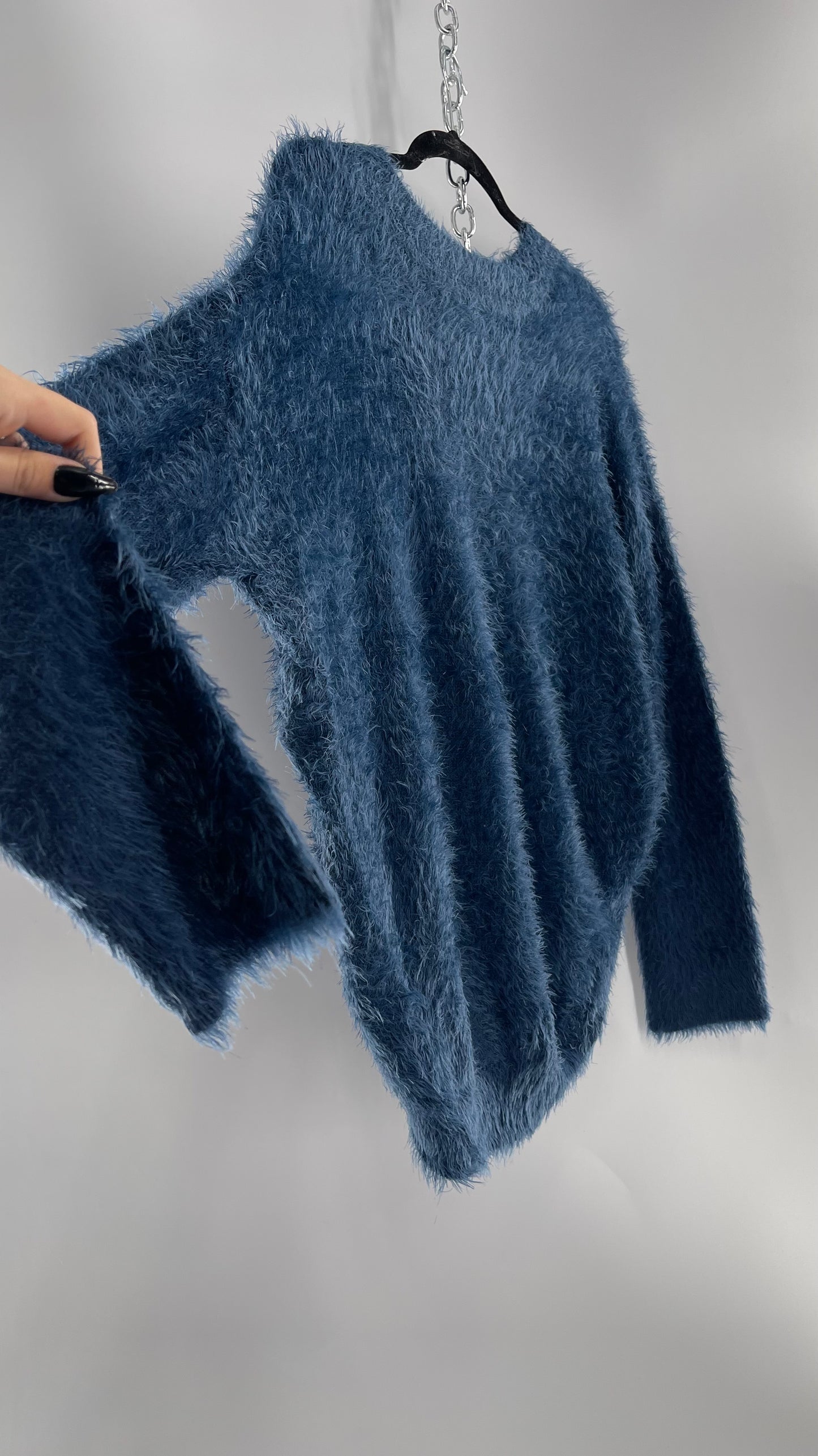 Urban Outfitters Blue Shaggy/Fuzzy Slouchy Sweater (Small)