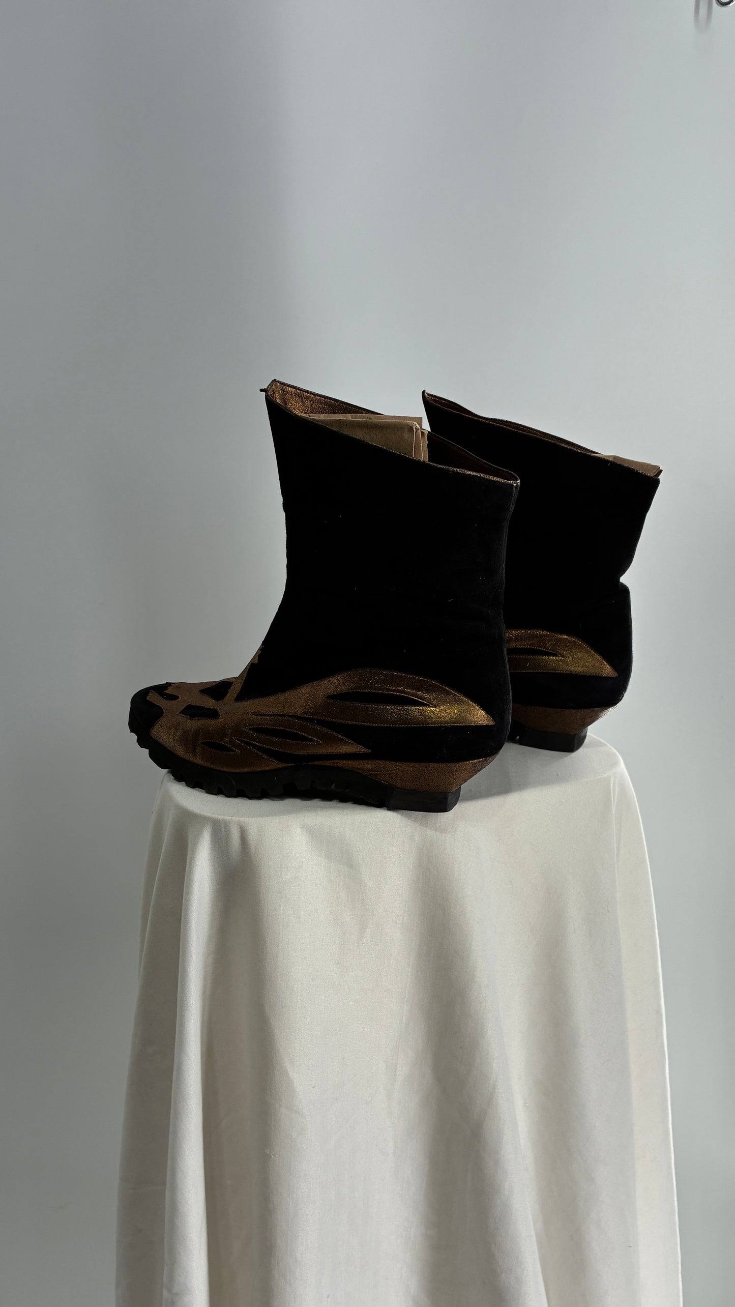 Vintage 1960s Pancaldi for MARLOWE Black Suede Gold/Bronze Appliqué Patchwork Pointed Toe Boot (38.5)