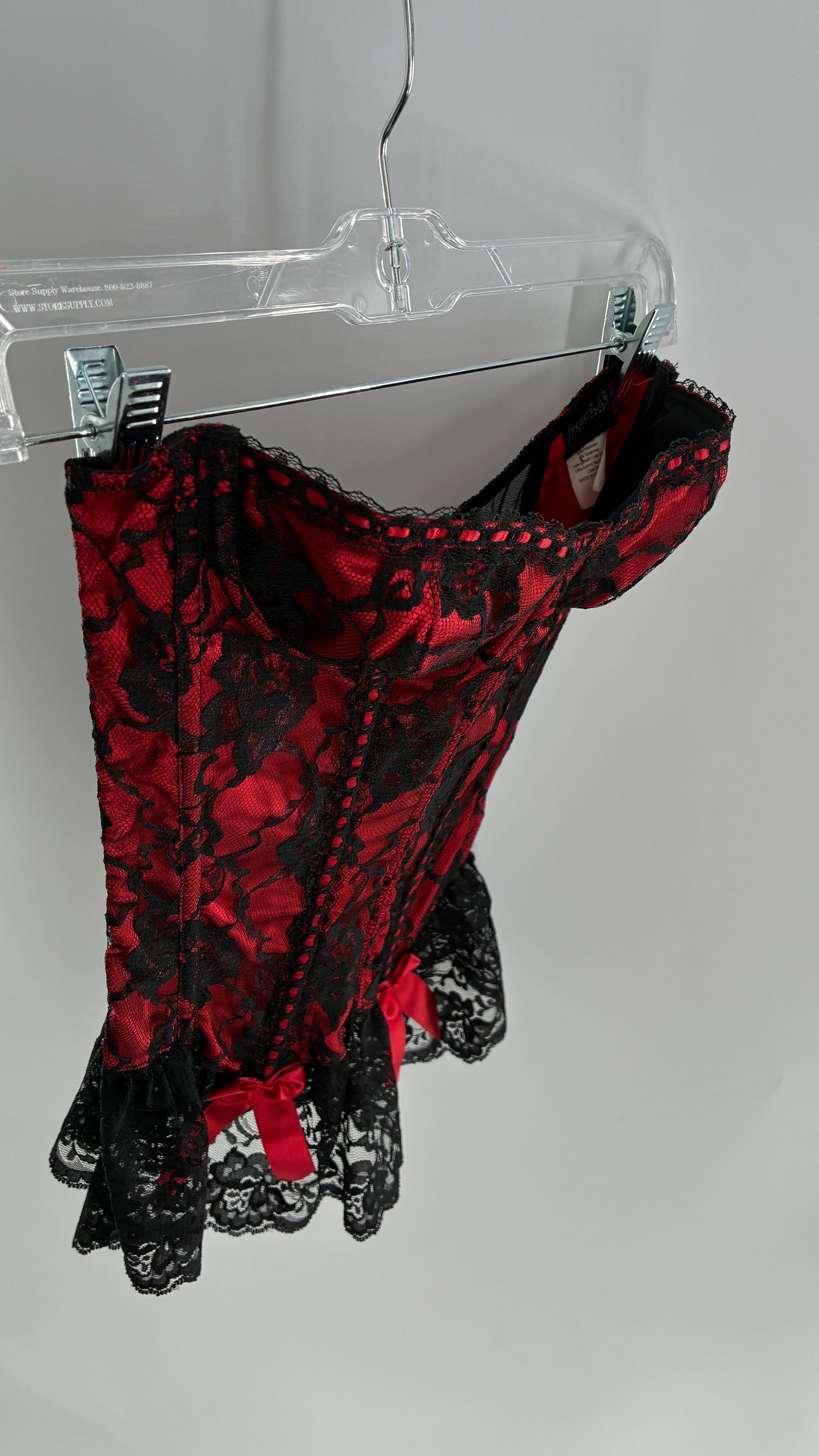 Vintage Frederick’s of Hollywood Red Black lace Overlay Corset with Bows and Ribbon Detailing (32)