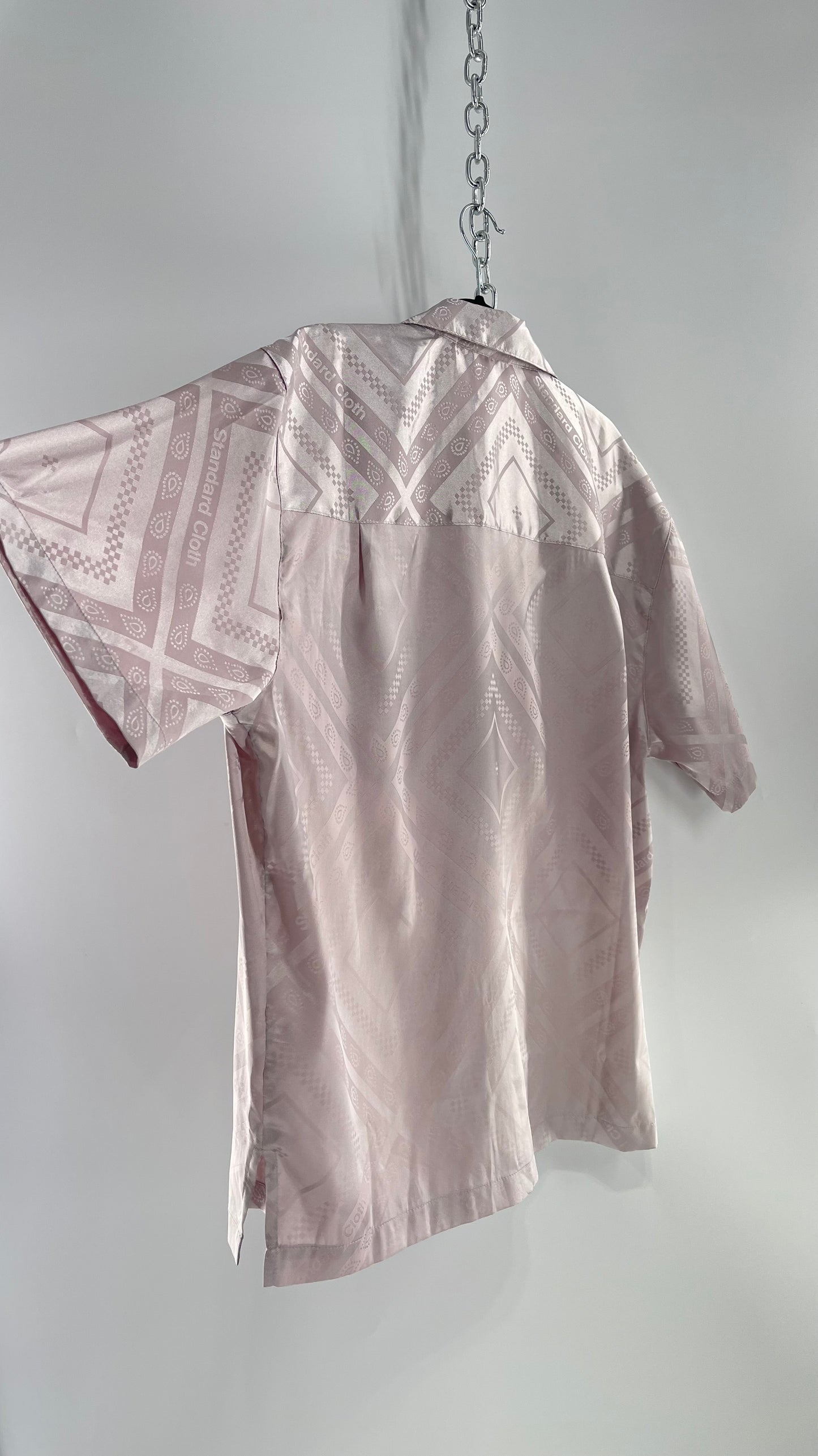 STANDARD/CLOTH Men’s Silver/Lilac Silky Shiny Button Up Short Sleeve (Large)