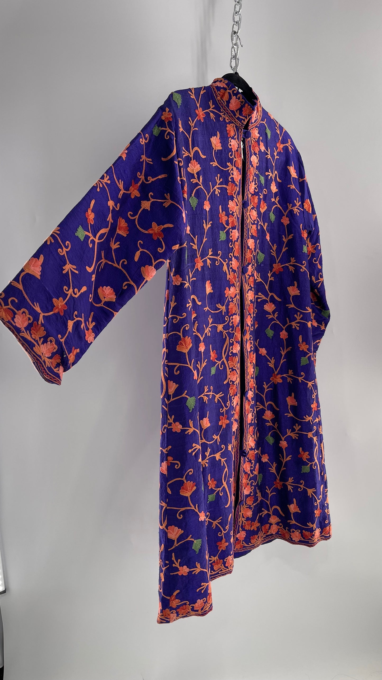 Vintage 1970s Indian Silk Long Purple Kashmiri Coat with Contrasting Embroidered Coral/Salmon Florals (S/M)