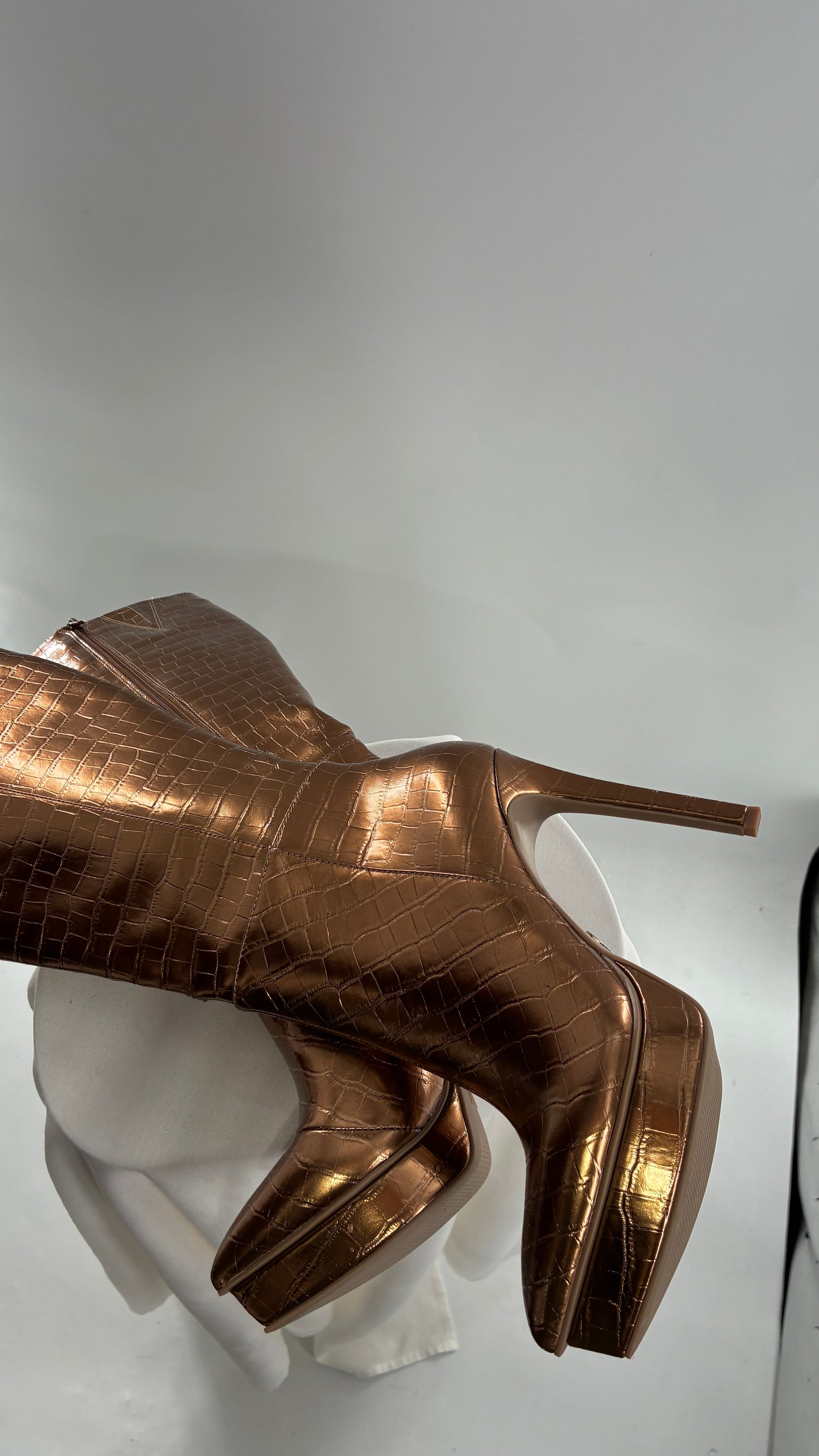Vintage THALIA SODI Bronze Embossed Crocodile Texture Platform, Pointed Toe, Knee High Boots (6)