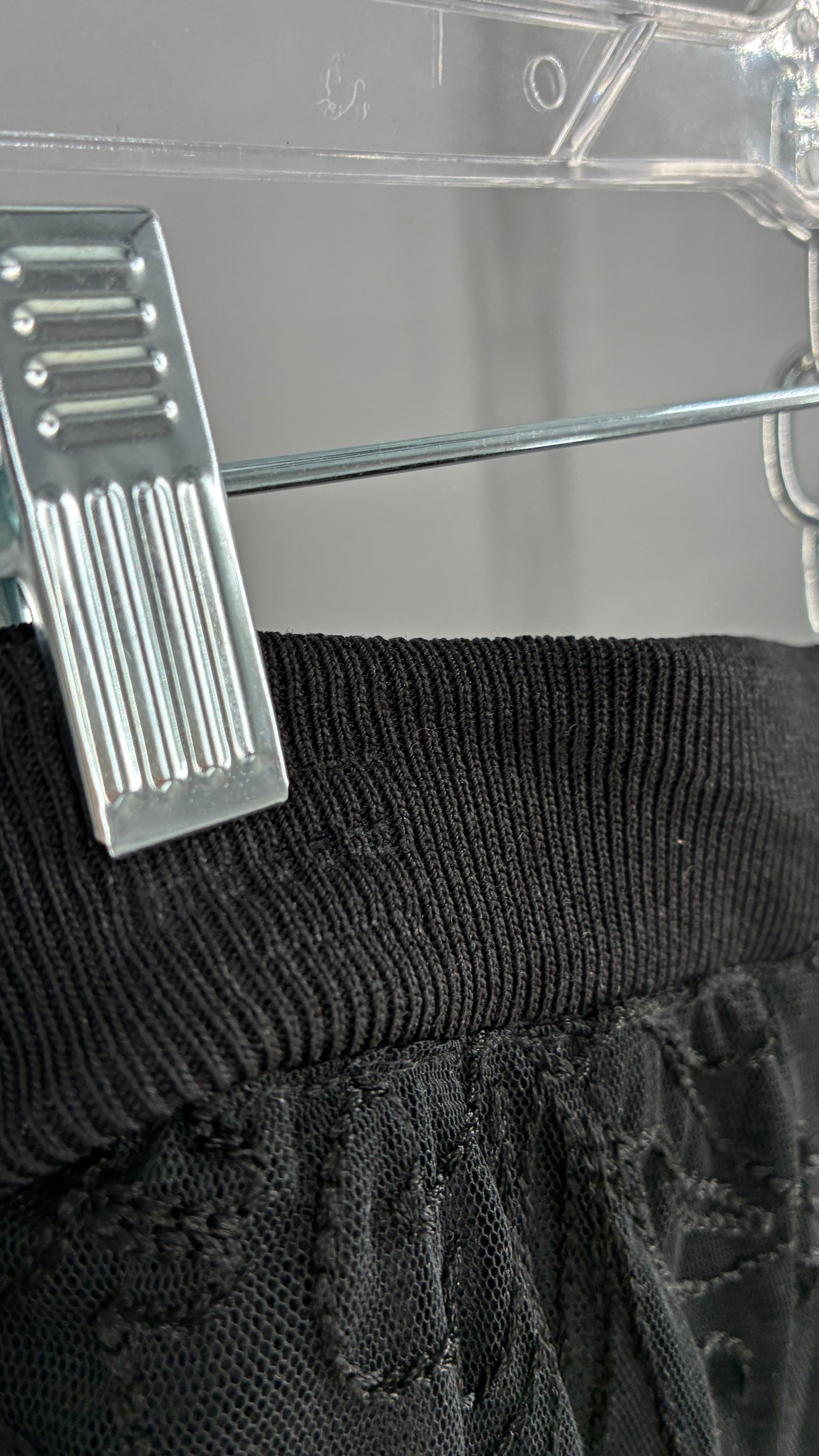 Vintage DUÉ PER DUÉ Black Heavy Knit Skirt with Lace Overlay (Medium)