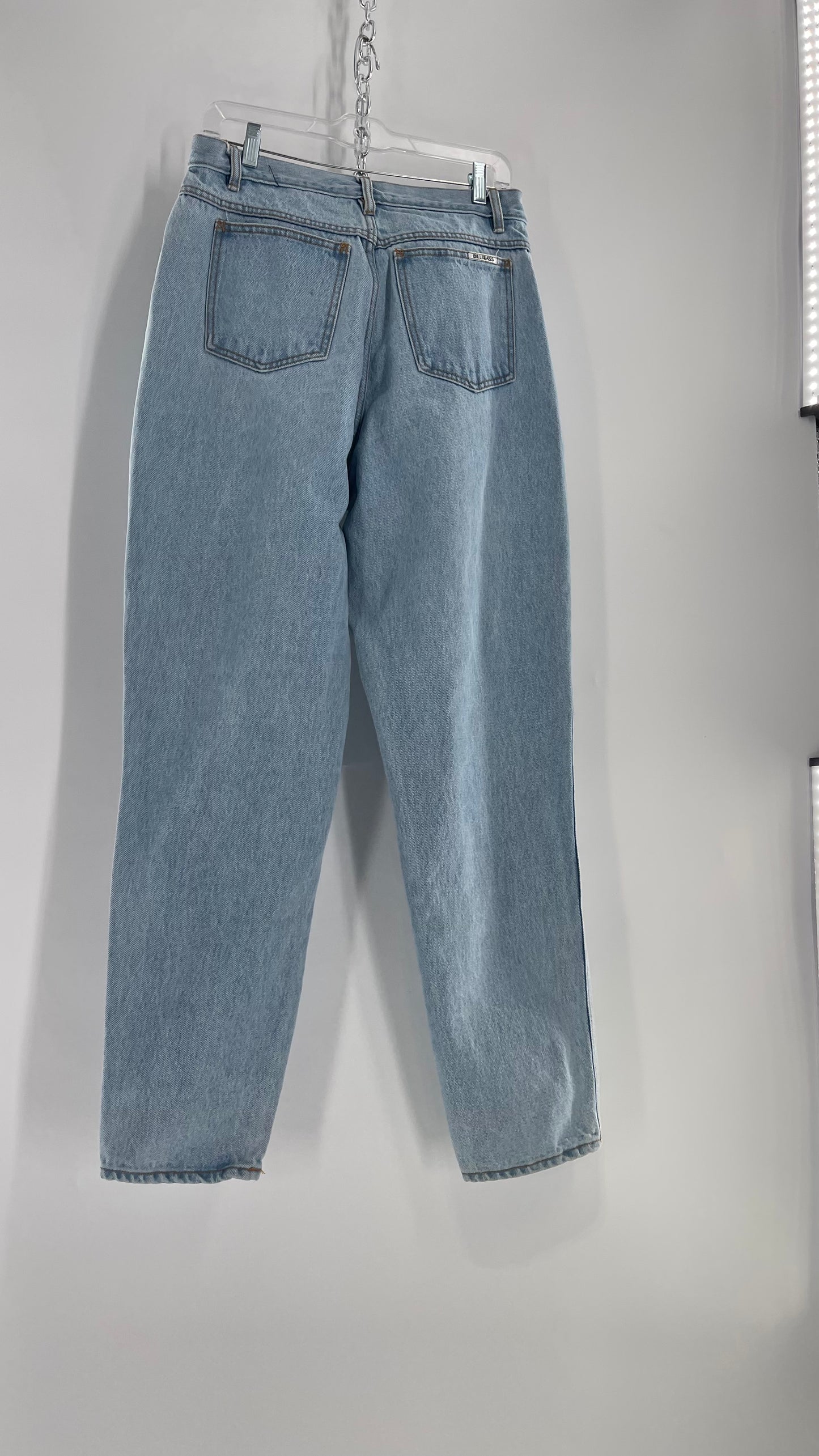 Vintage BILL BLASS Light Wash Ultra High Rise Mom Jean (12)