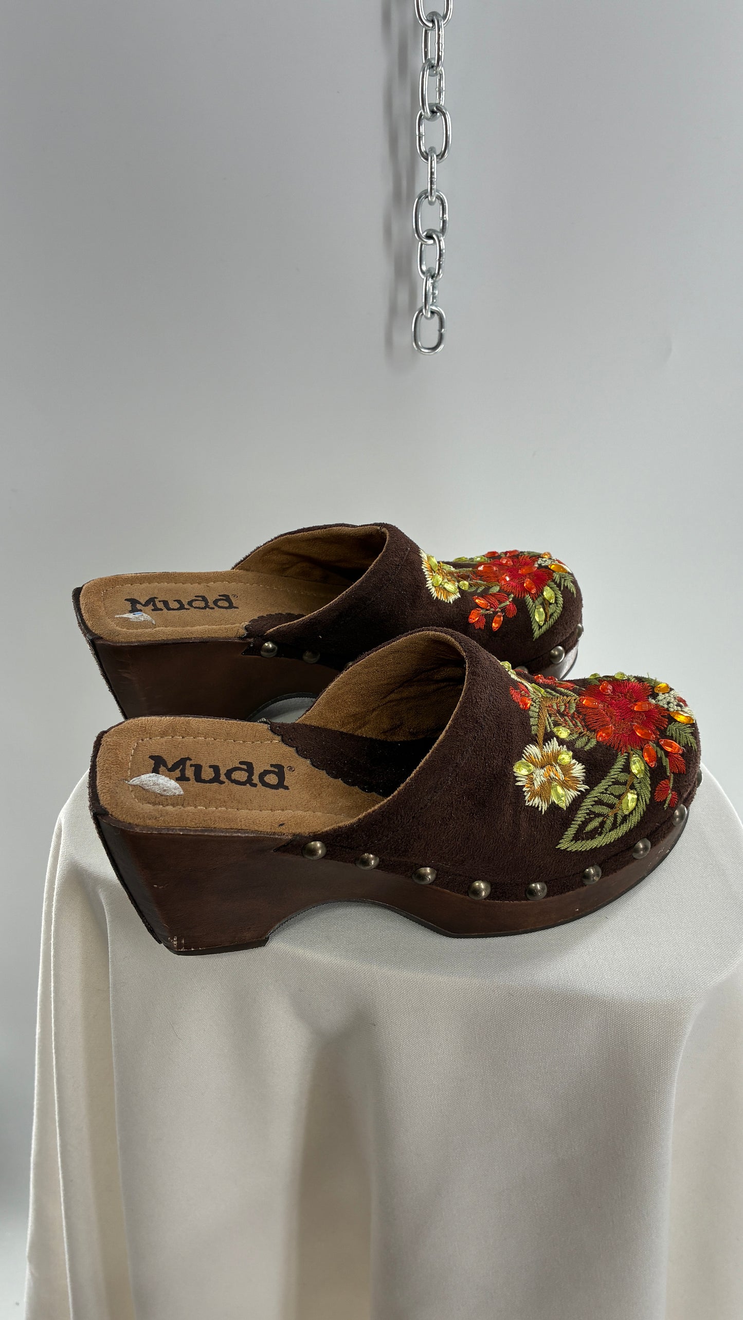 Vintage MUDD Brown Clog with Side Studding and Embroidered Details (6.5)