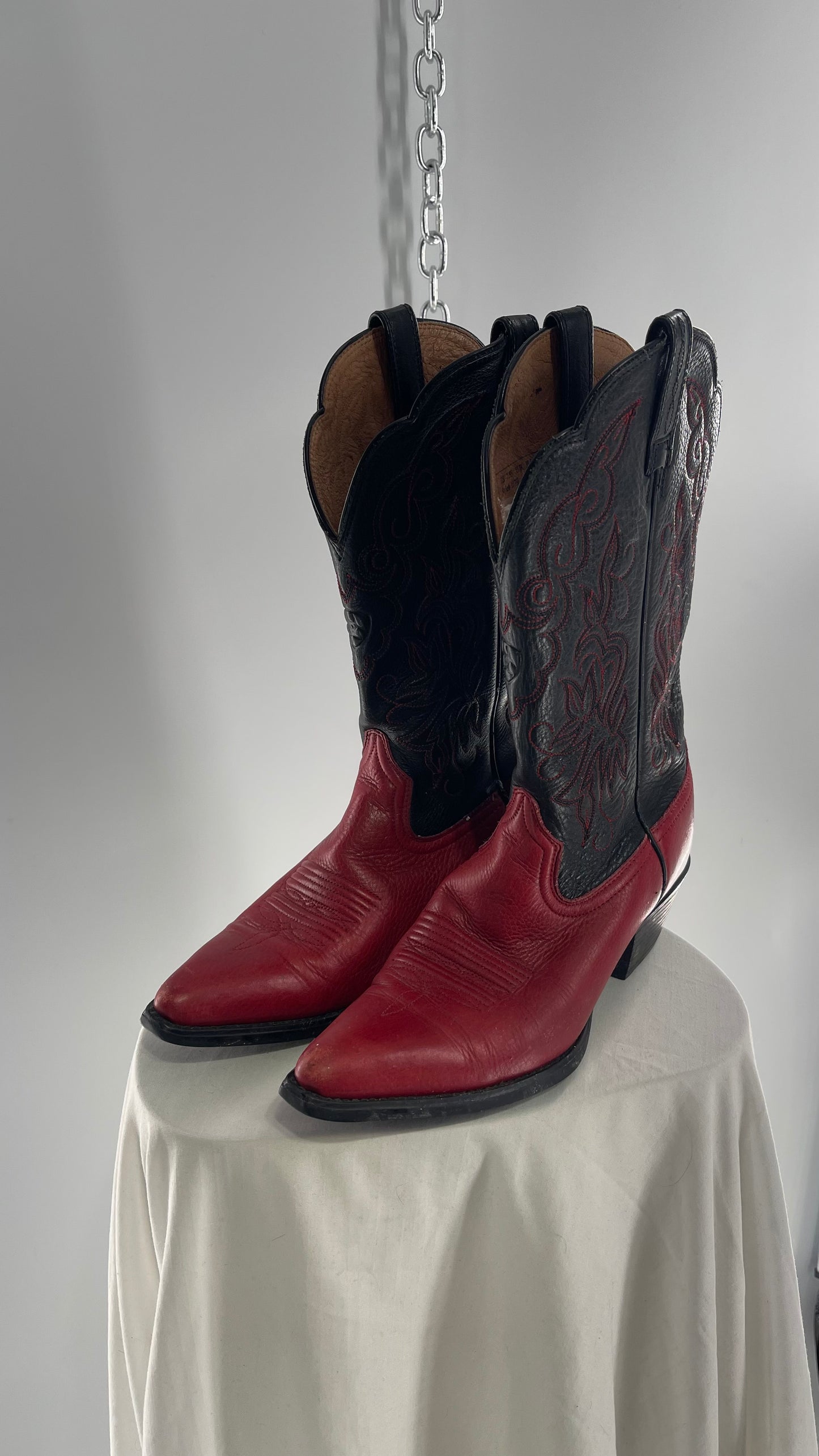 Vintage ARIAT Black and Red Embroidered Cowboy Boots (7.5)