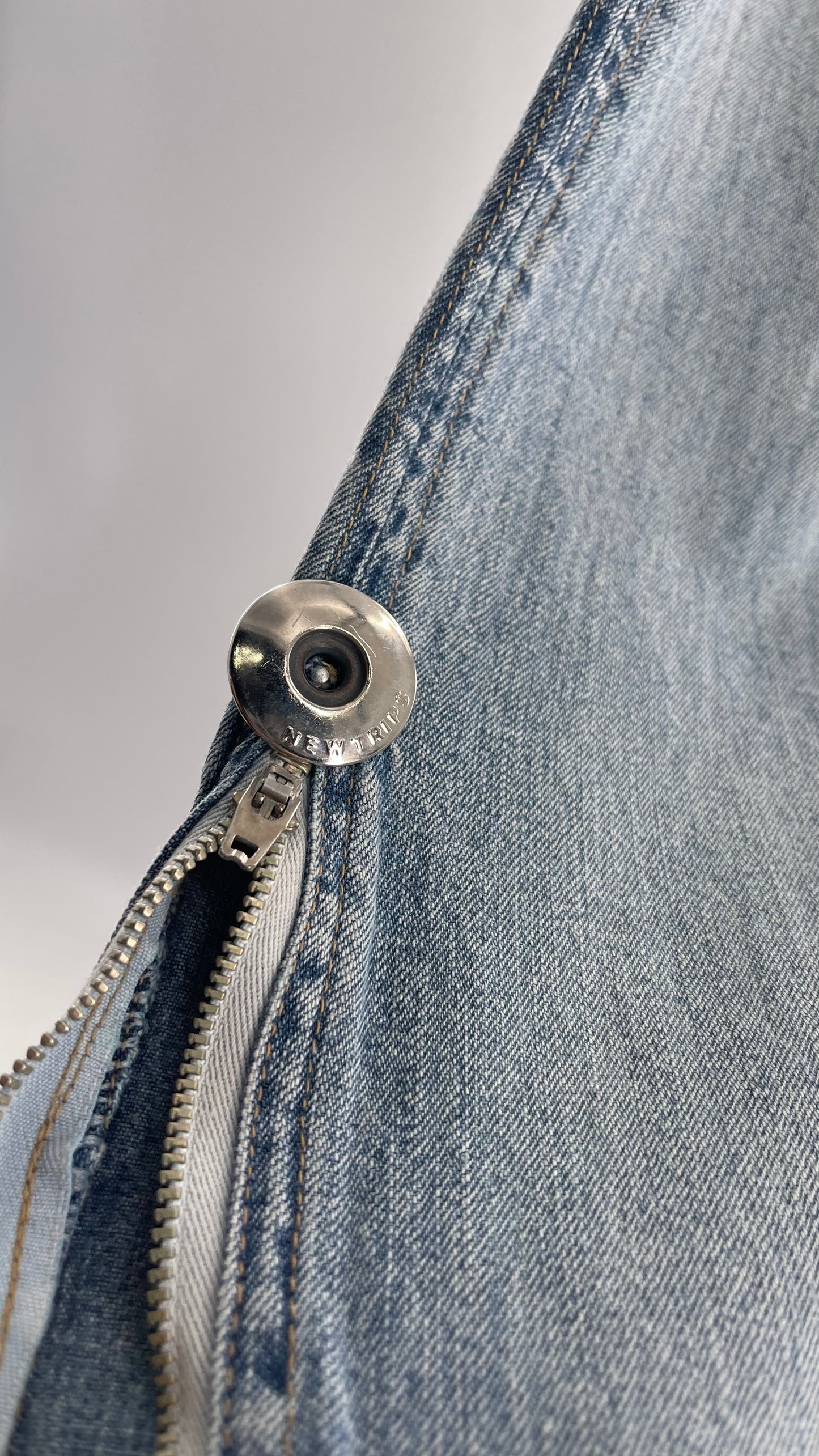 Vintage New Trips Light Wash Kick Flare Jeans with Zipper Hem Detail, V Waistline and Oversized Metal Buttons (40)