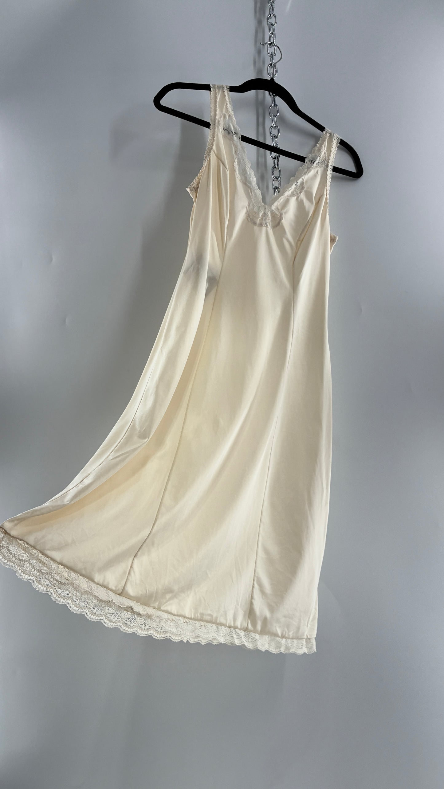 Vintage 1960s JENELLE of CALIFORNIA Slip Lace Trimmed Dress (Small)