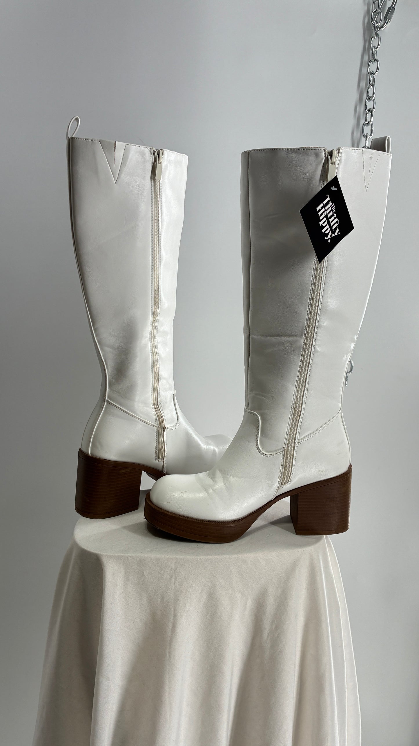 Vintage TOP MODA White Knee High GoGo Boots with Chunky Heel (7.5)