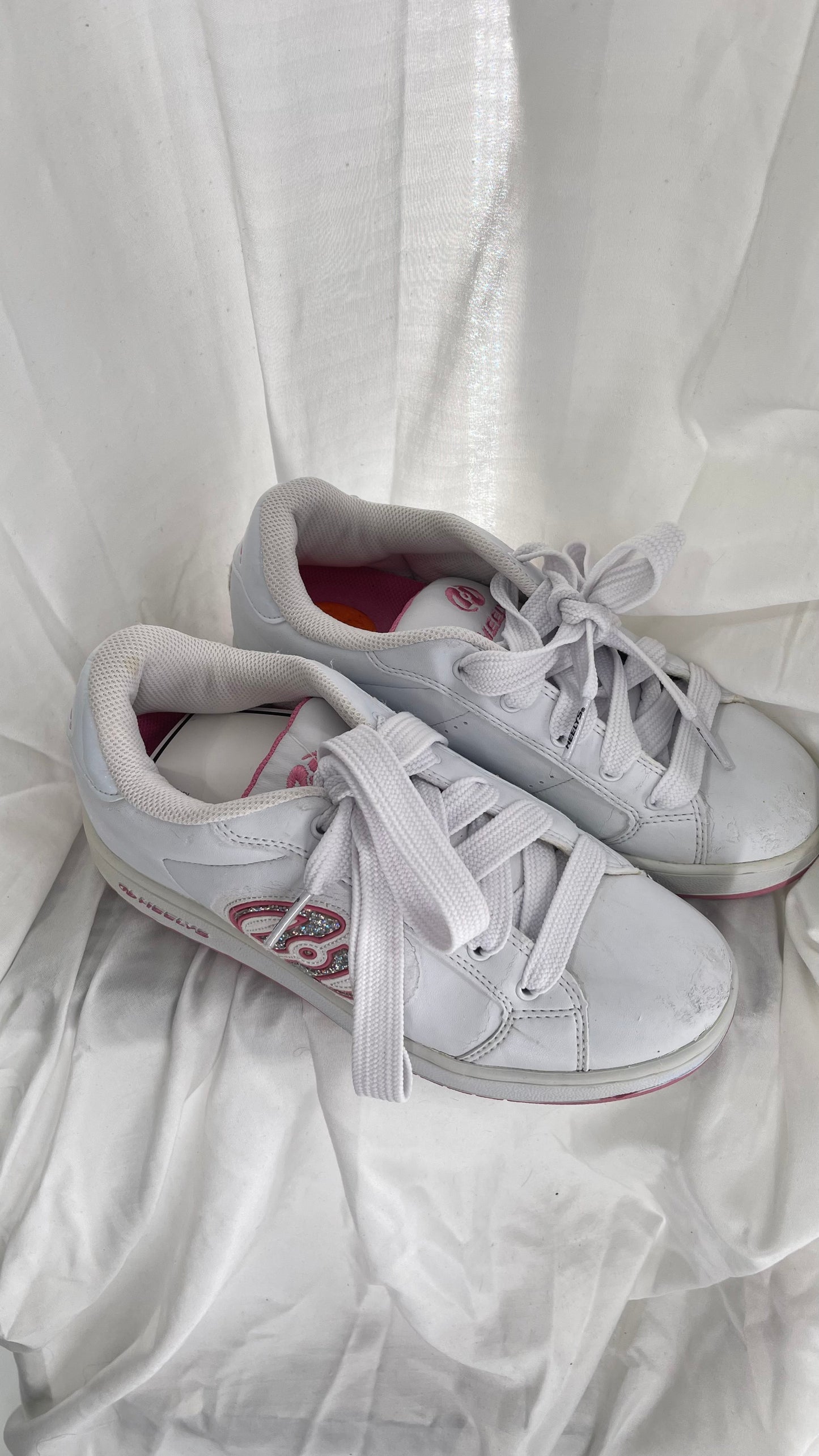 Vintage Scuffed Up White Pink Glitter Heelys (7)