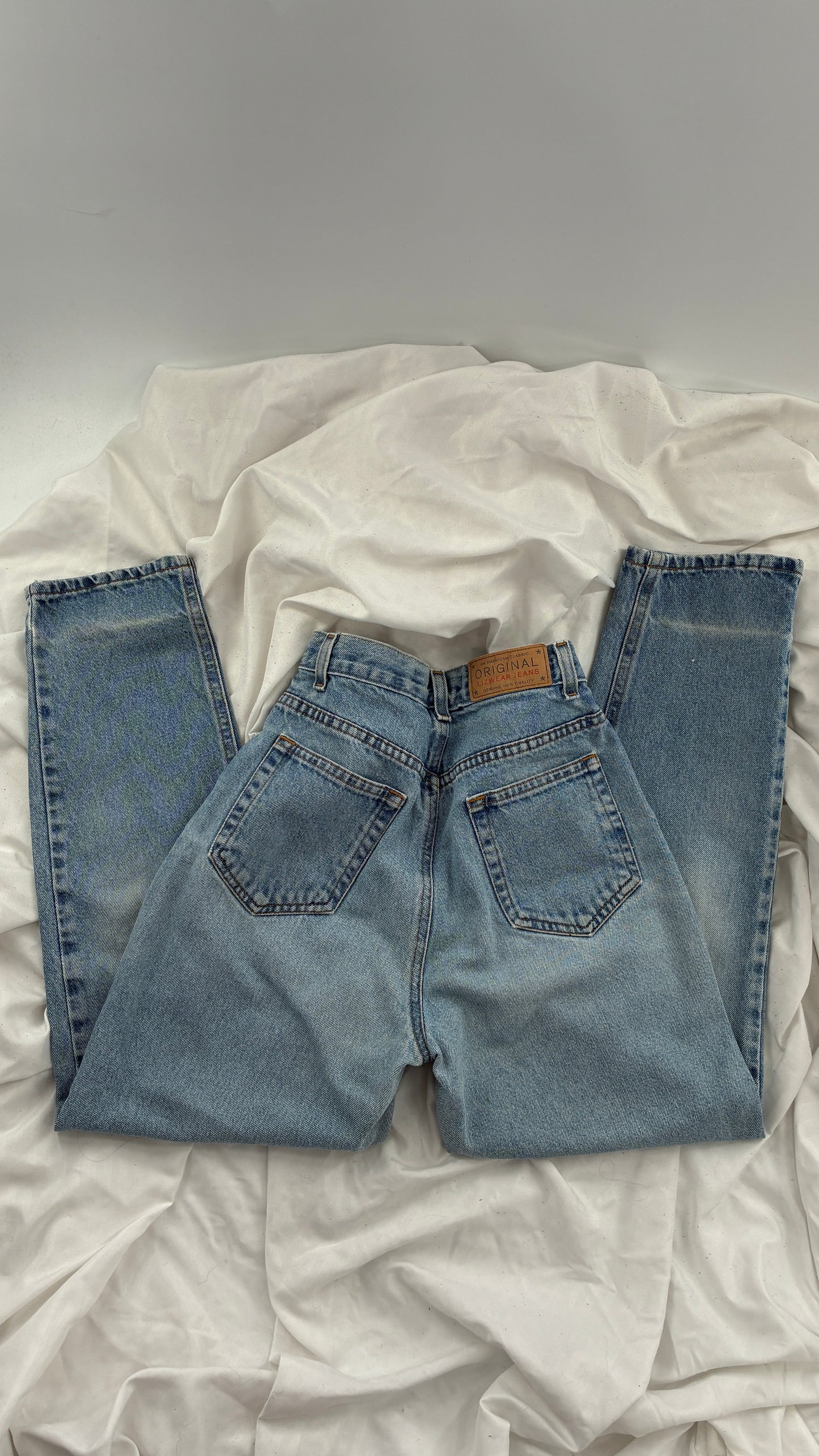 Vintage LIZWEAR Light Wash High Waisted Mom Jeans (4 Petite Short)