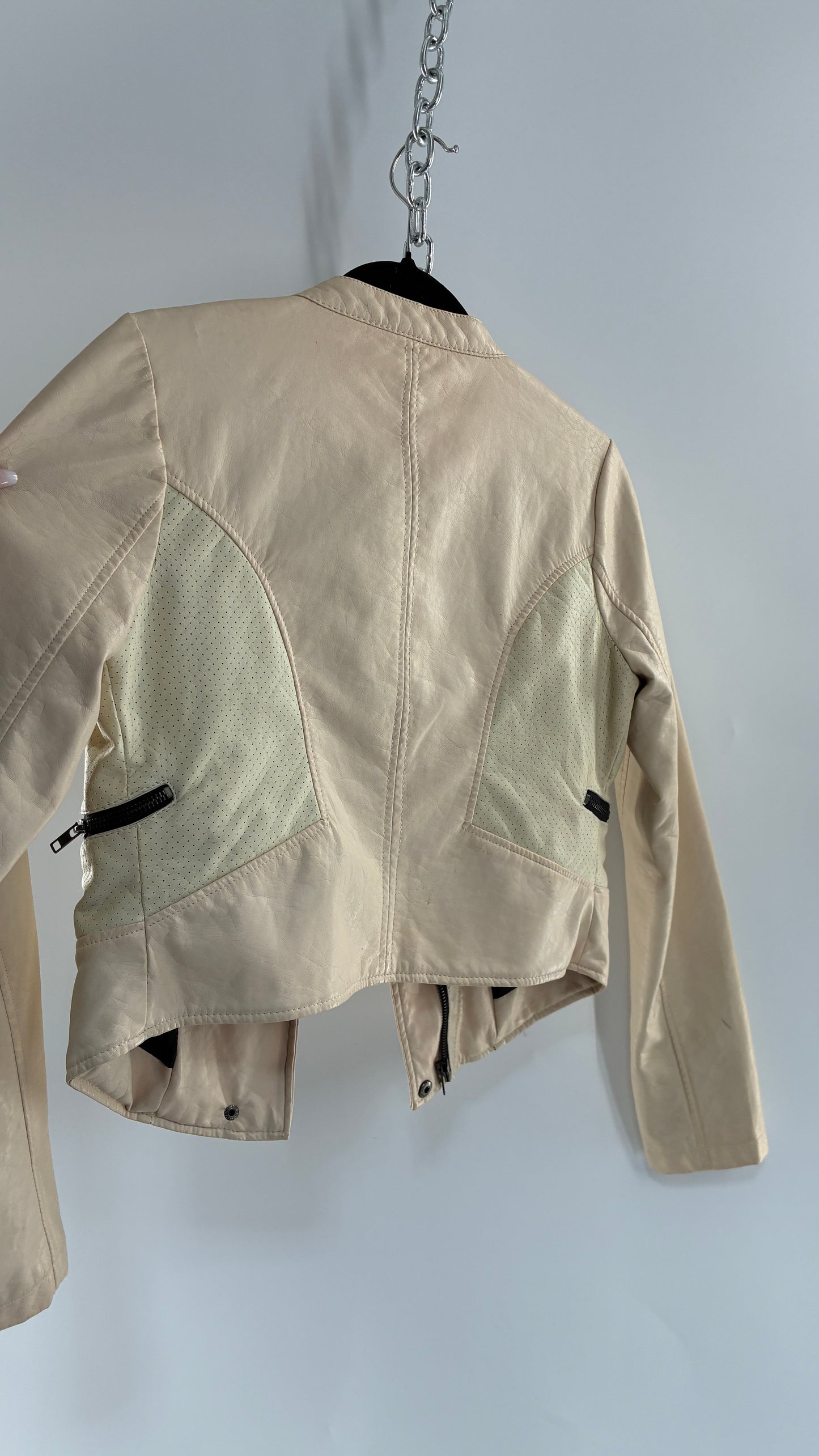 Vintage MATERIAL GIRL Cream Vegan Leather Moto Jacket with Contrast Zipper and Neck Strap (Small)