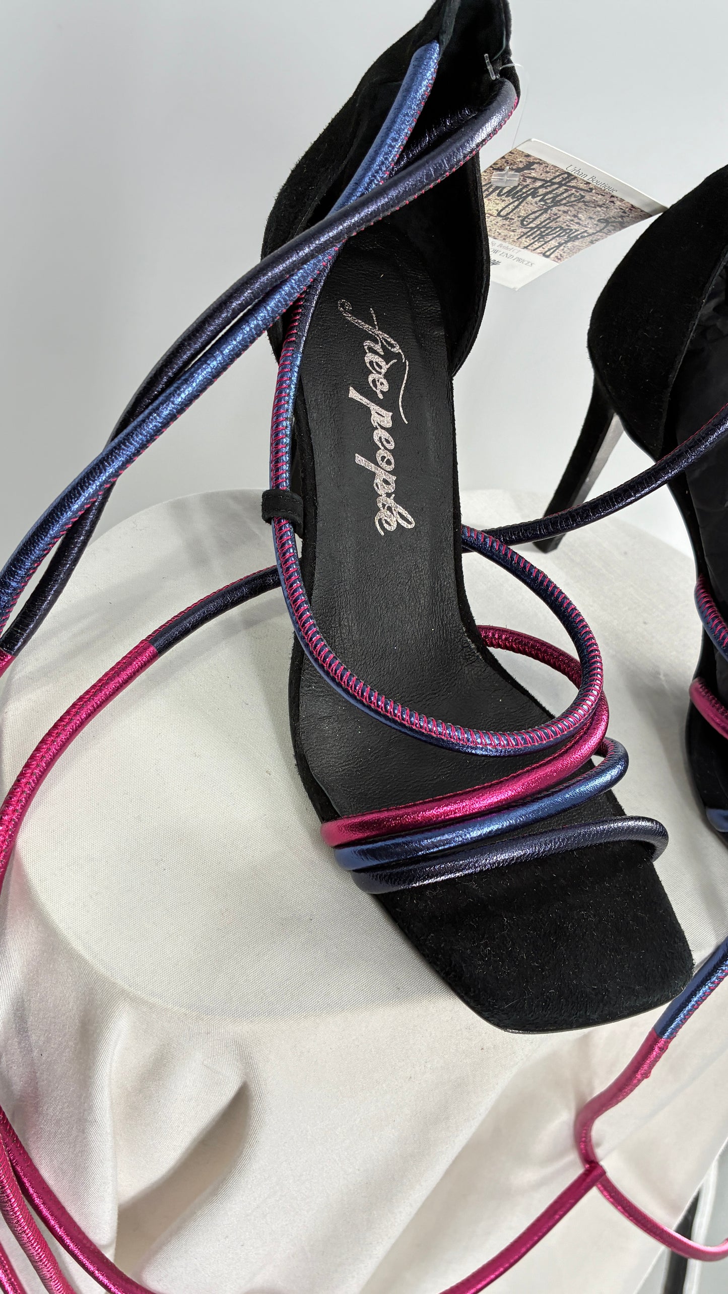 Free People Square Toe, Wrap Around Gladiator Style Metallic Fuchsia Heel (38)