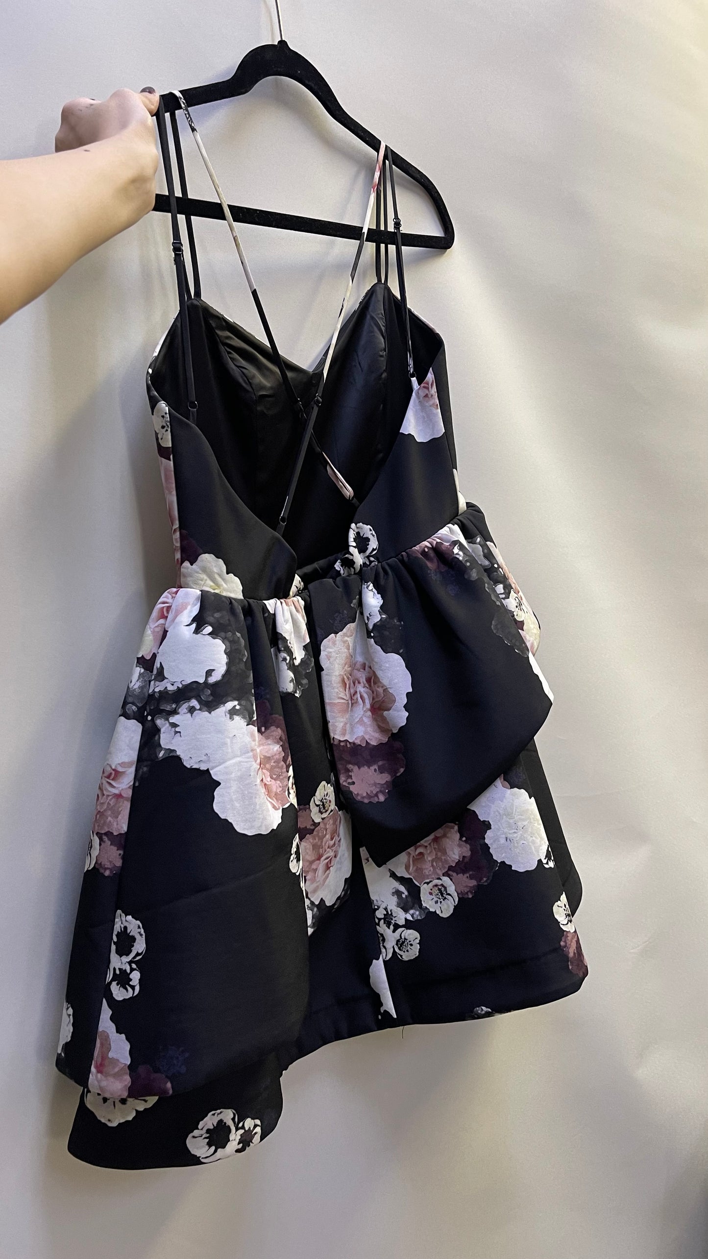 Keepsake - Anthropologie - Black Floral Backless Spaguetti Straps Ruffle Detail Mini Dress (Size L)