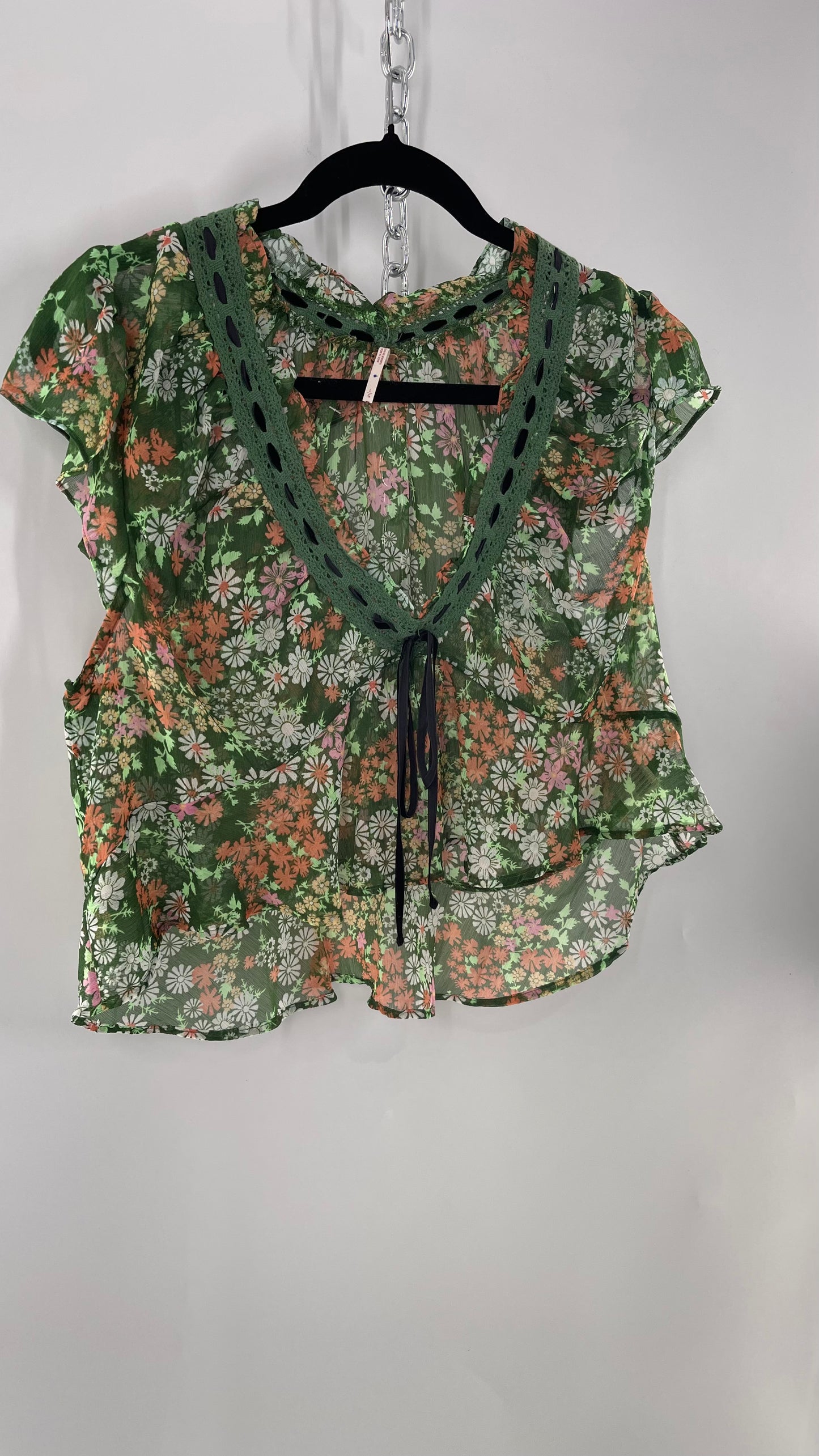 Free People Green Floral Blouse with Green Lace Neckline and Black Velvet Ribbon (Large)