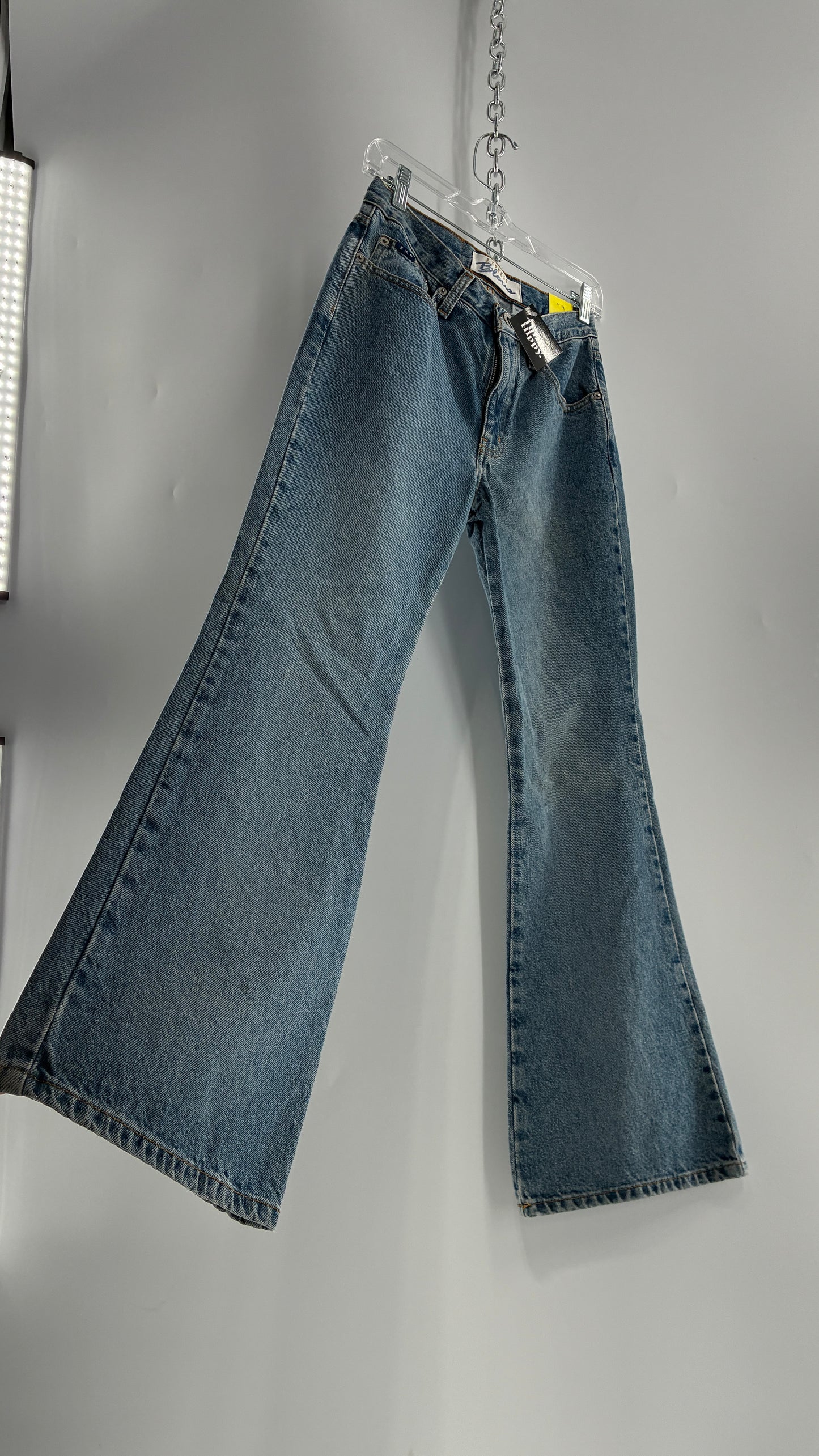 Deadstock Vintage Express Bleus Light Wash Short Flares Made in Mexico (5/6)