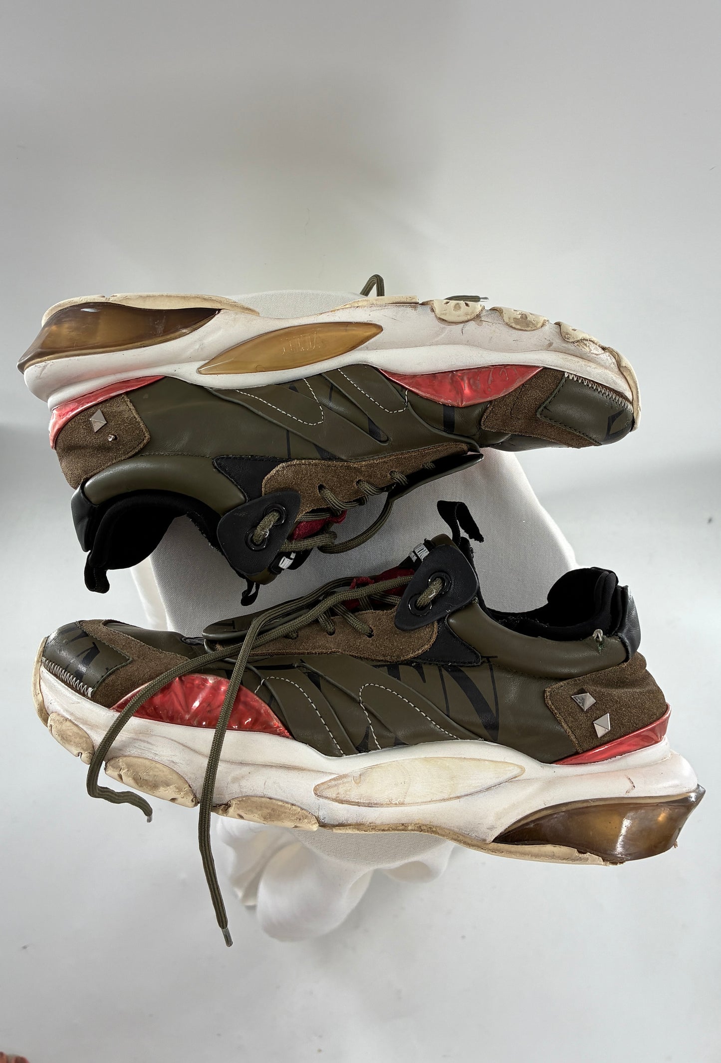 VALENTINO Garavani Distressed Bounce Sneakers (42)