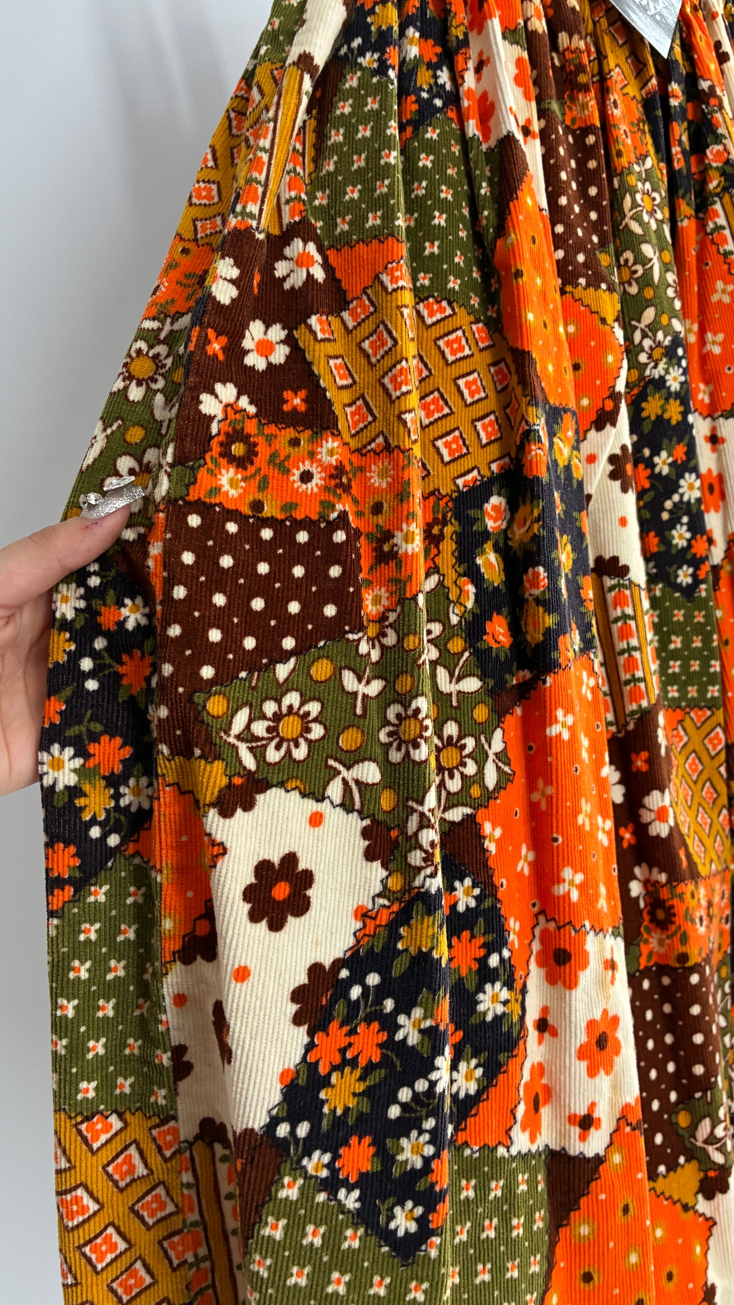 Vintage 1970s Handmade Corduroy Patchwork Patterned Full Skirt (S/M)
