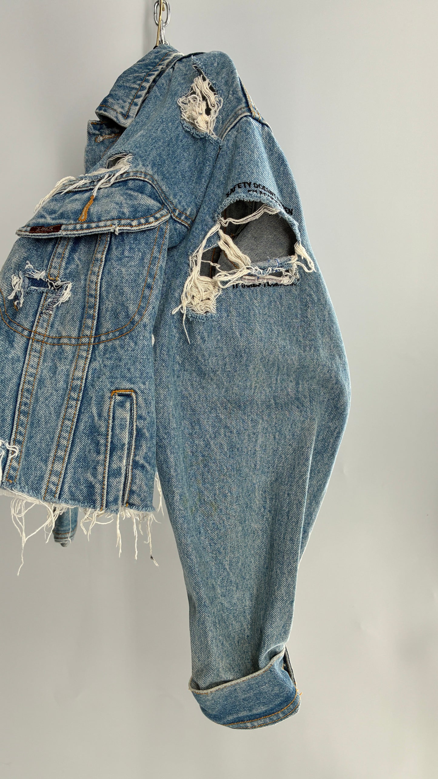 Vintage LEE Distressed Denim Cropped Jacket (Medium)