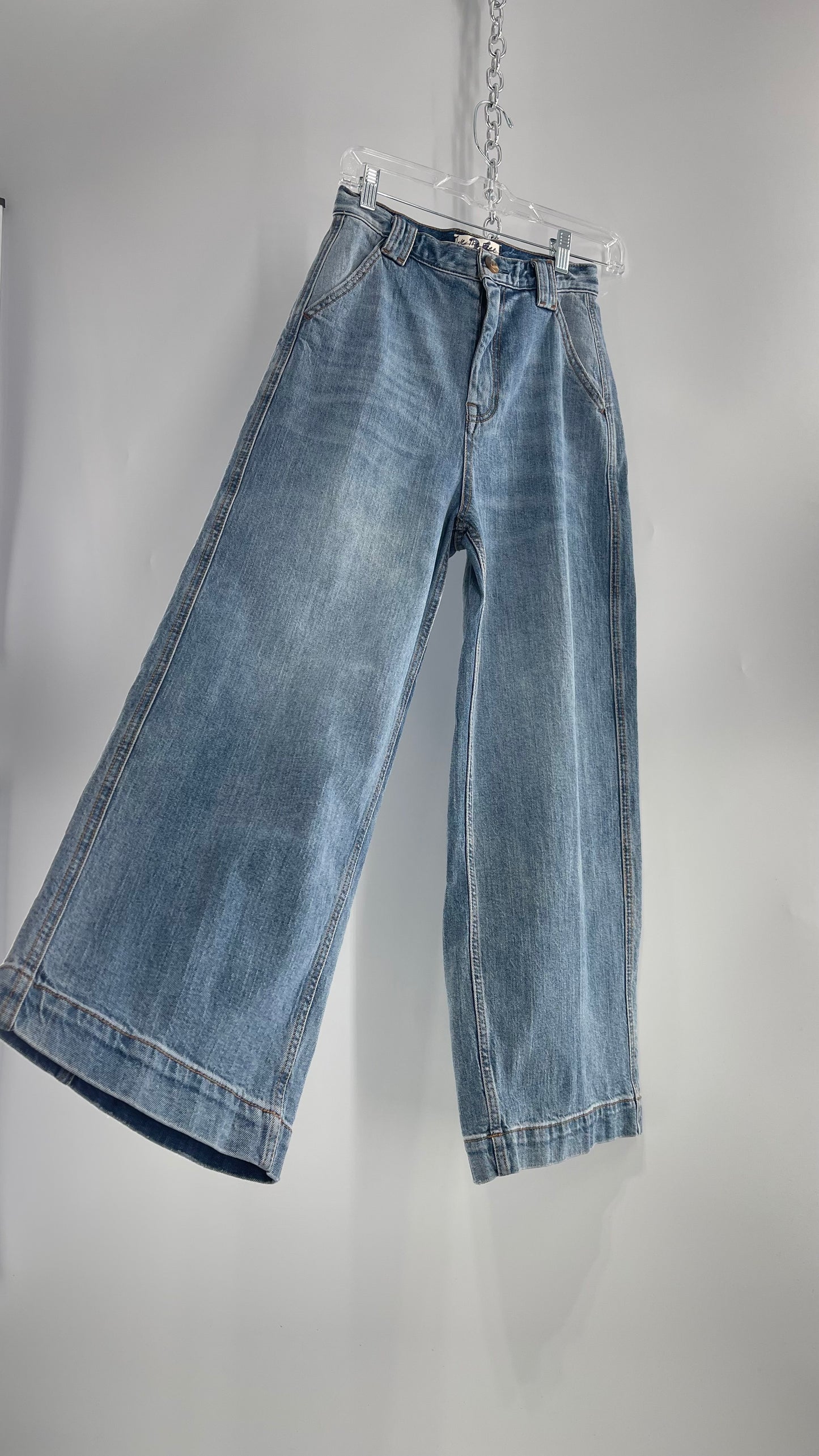 Free People Light Wash Wide Leg Slouchy Jeans (26)