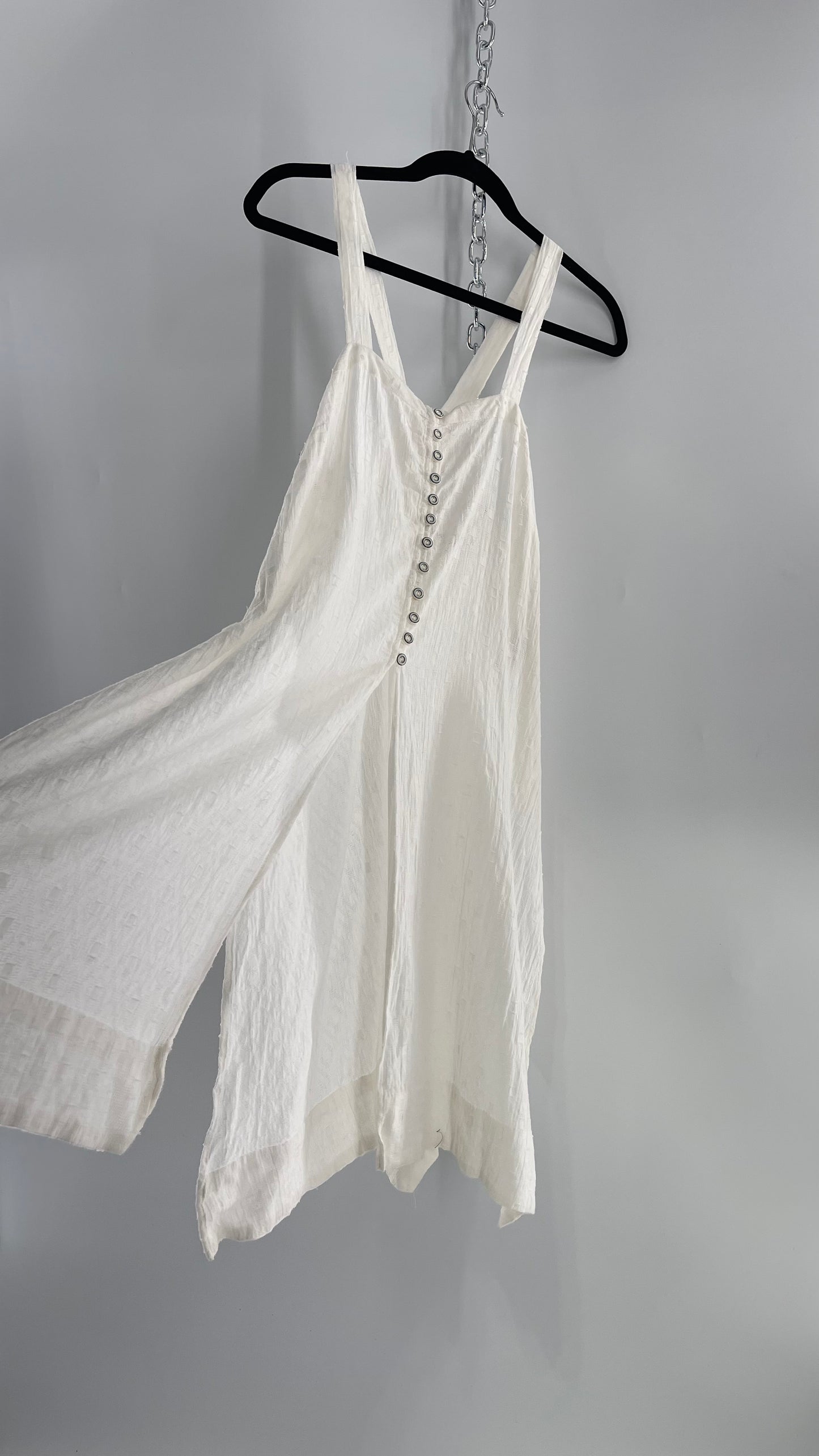 Anthropologie White Sweeping and Vented Button Front Tank (Large)