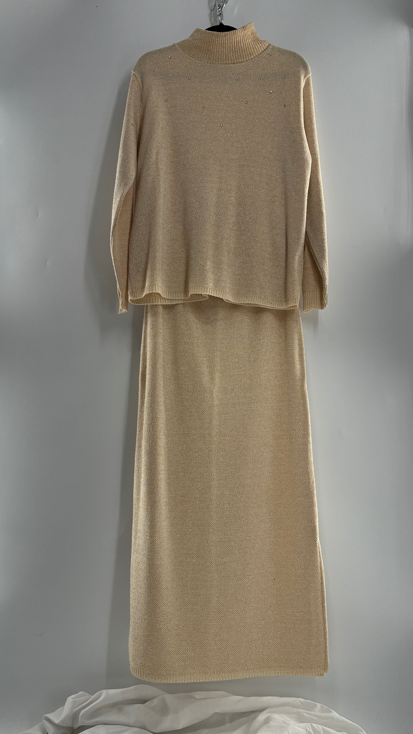 Terry Lewis Classic Luxeries Beige Knit Sweater and Skirt with Gold Tinsel Thread and Rhinestone Collar (Large)