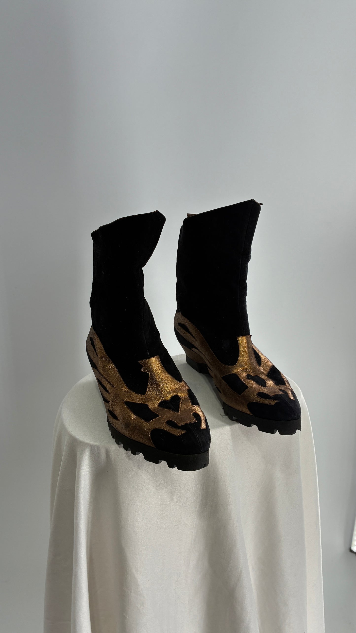 Vintage 1960s Pancaldi for MARLOWE Black Suede Gold/Bronze Appliqué Patchwork Pointed Toe Boot (38.5)