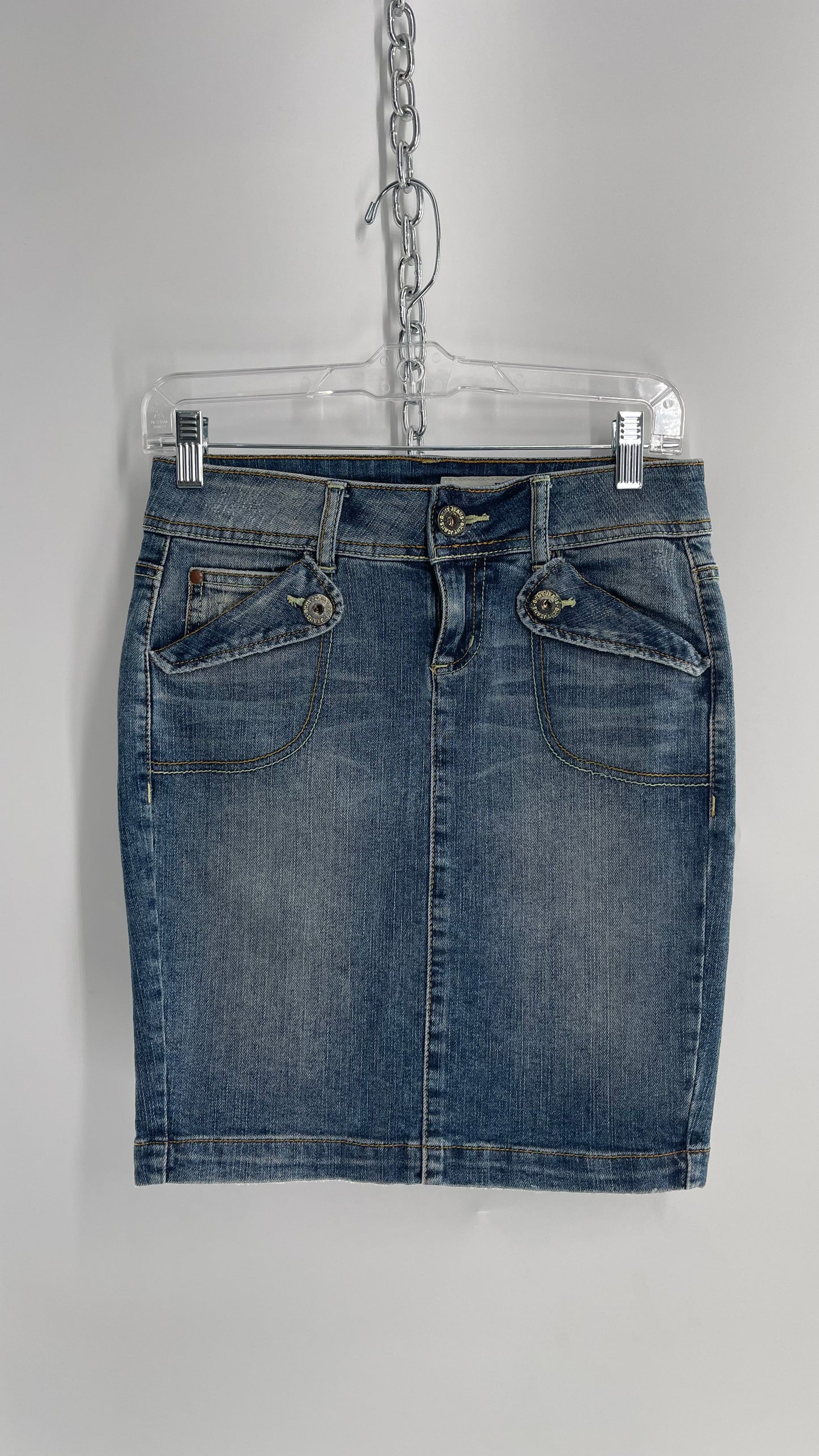 DKNY Denim Low Rise Skirt with Side Slit Pockets (0)