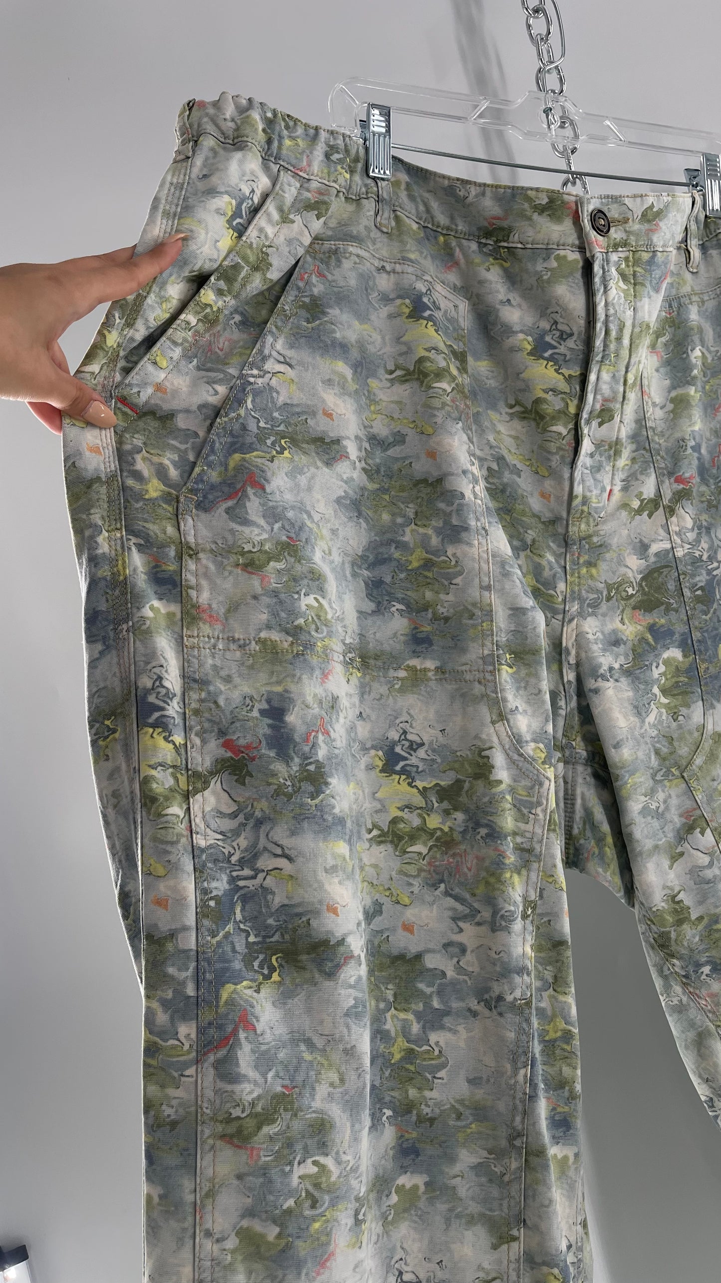 Pilcro Anthropologie Lilly Pad Pond Painted Water Color Cargos (26W)