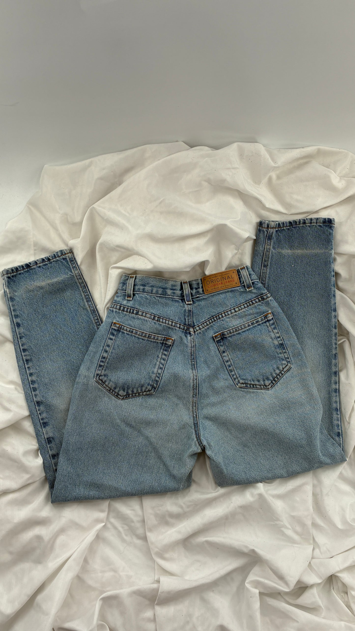 Vintage LIZWEAR Light Wash High Waisted Mom Jeans (4 Petite Short)