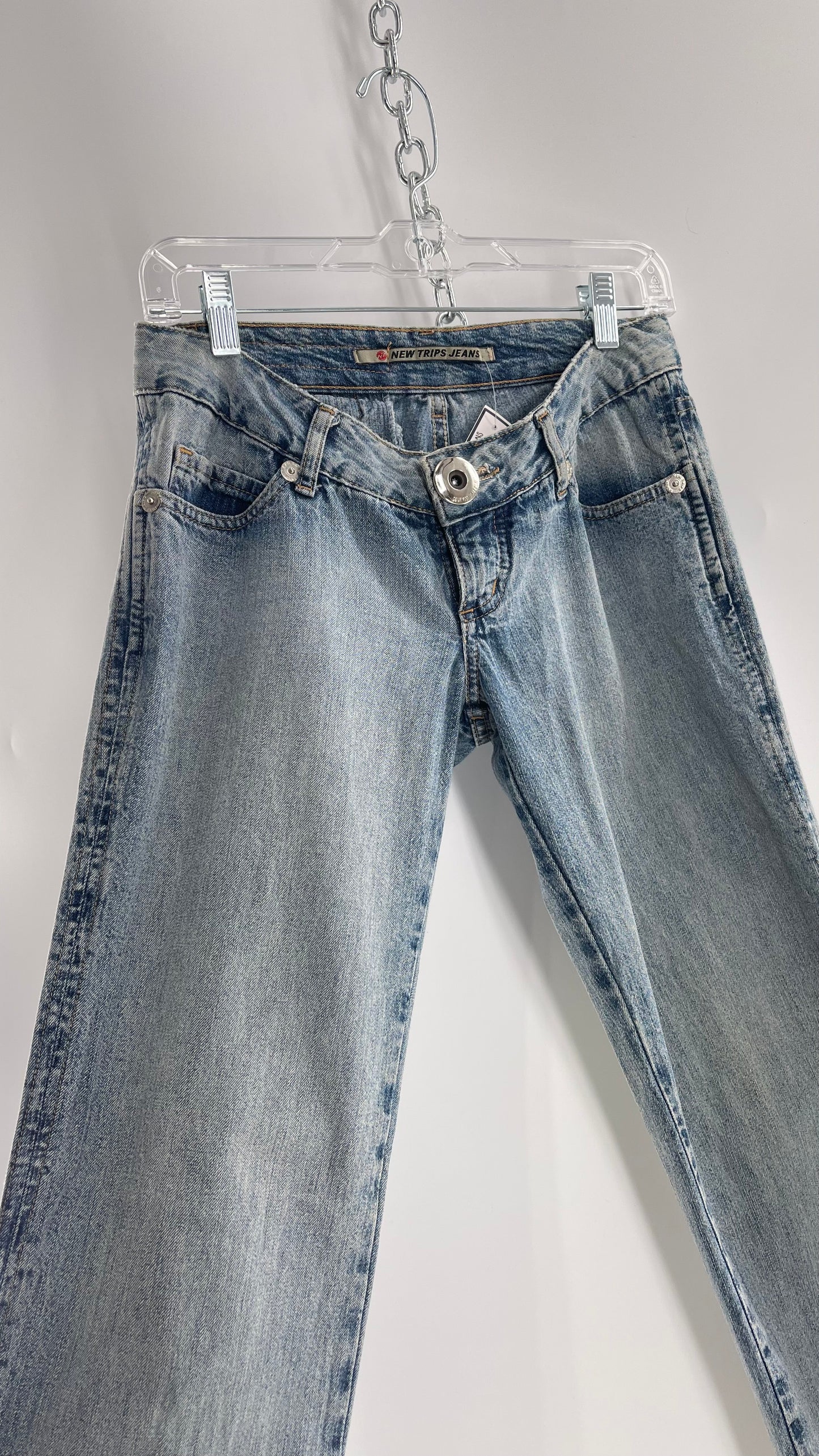 Vintage New Trips Light Wash Kick Flare Jeans with Zipper Hem Detail, V Waistline and Oversized Metal Buttons (40)