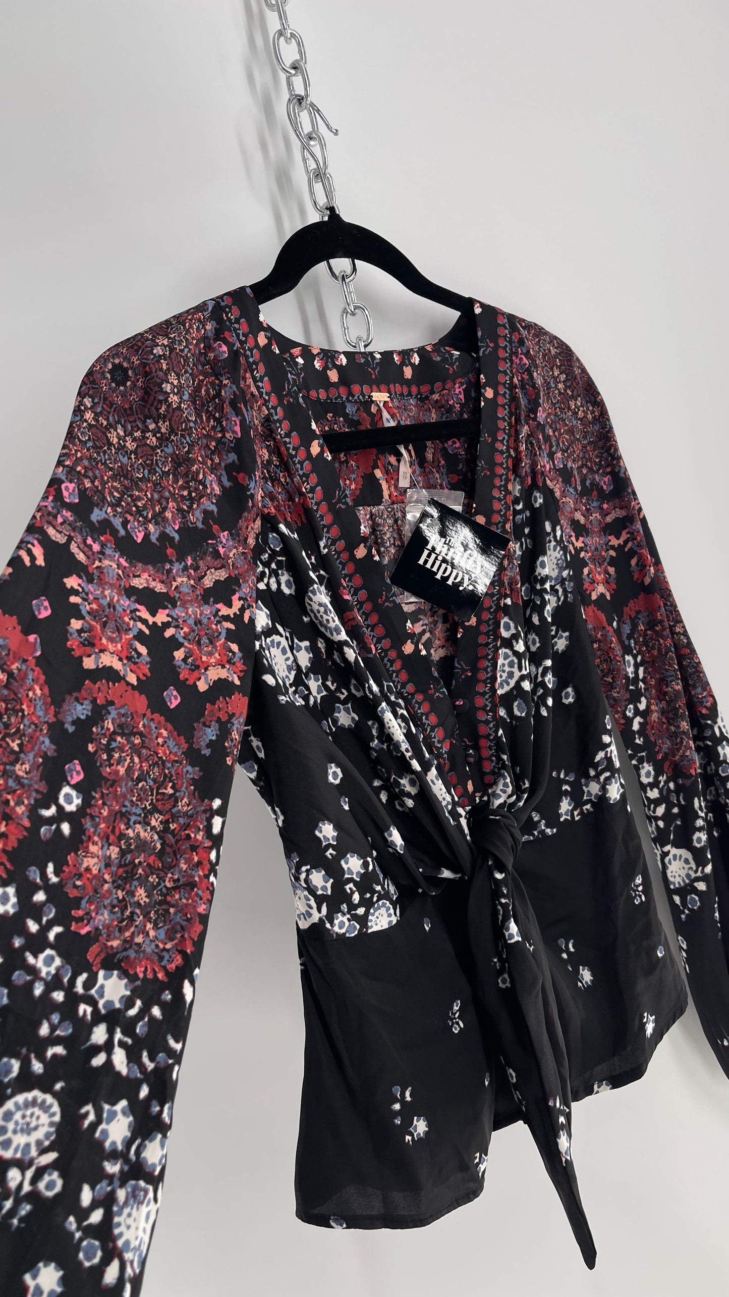 Free People Black Silky Balloon Sleeve Tie Bust Blouse with Button Bag (XS)