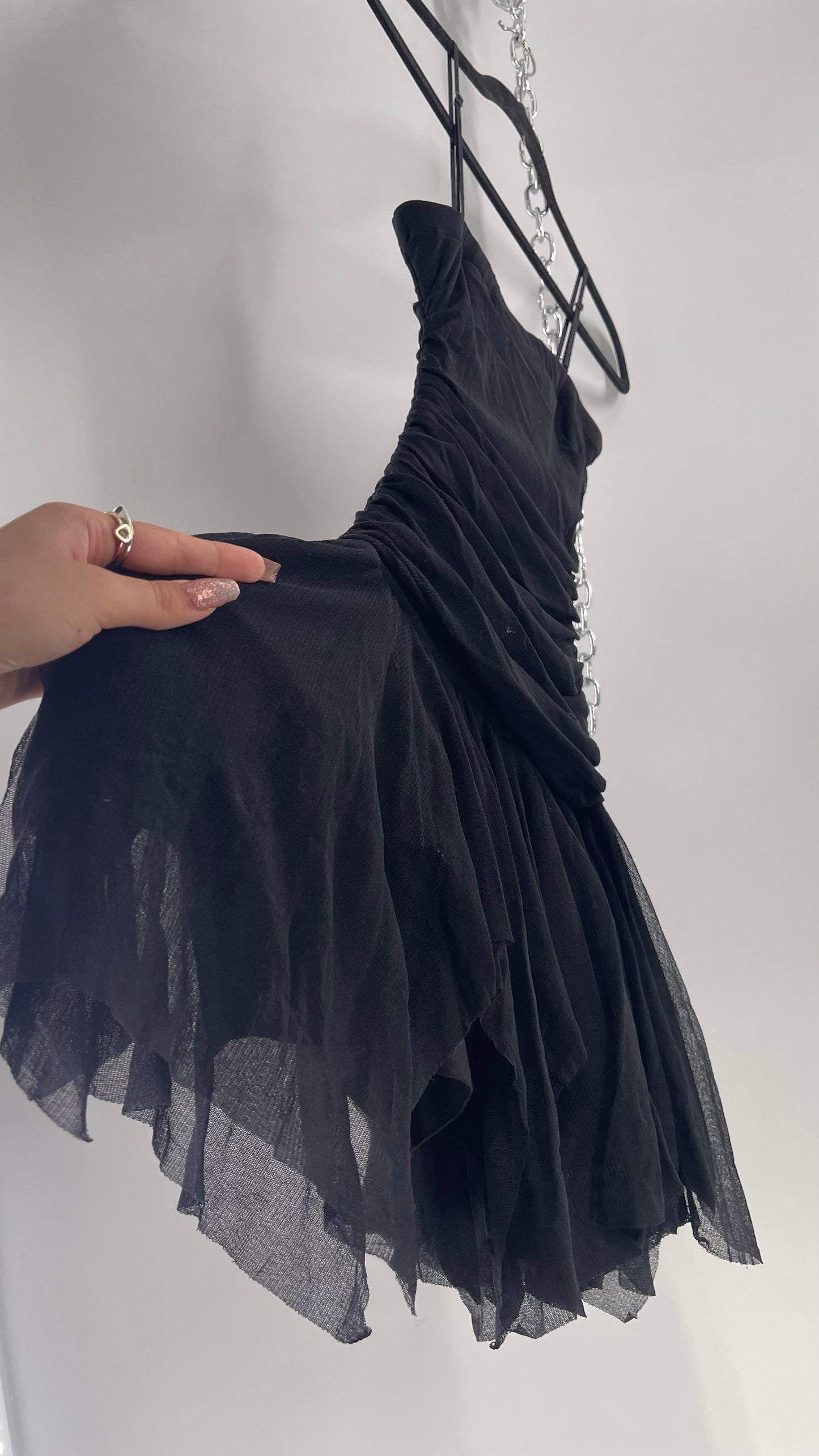 Um Deix Trois - Saks Fifth Avenue - Vintage - Black Sleeveless Dress Ruched Bodice With Beaded Neckline ( Size 14 )