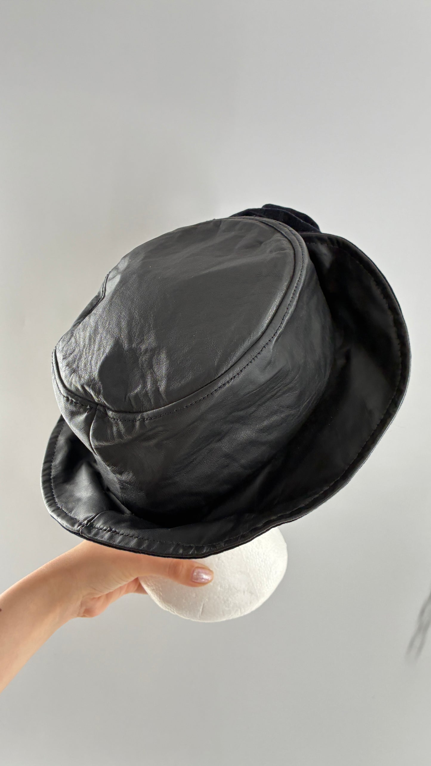 Vintage HENSCHEL HAT CO Missouri Leather Bucket Hat with Rosette (Medium)