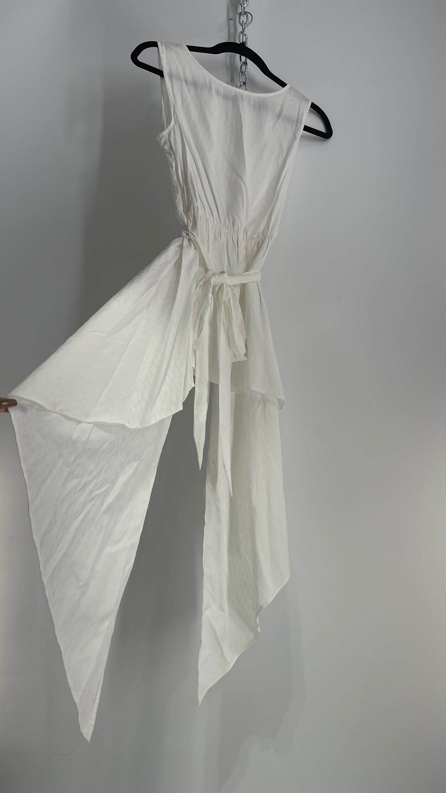 Sachin + Babi Anthropologie White Asymmetrical Hem Tunic Blouse (Medium)