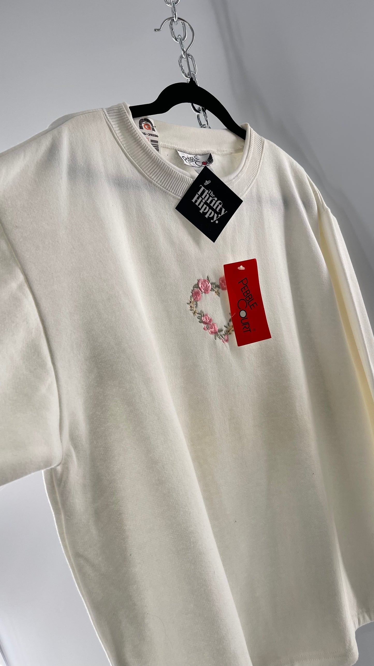 Deadstock 1990s Vintage Pebble Court Pink Rose Embroidered Heart Ivory Crewneck (Large)