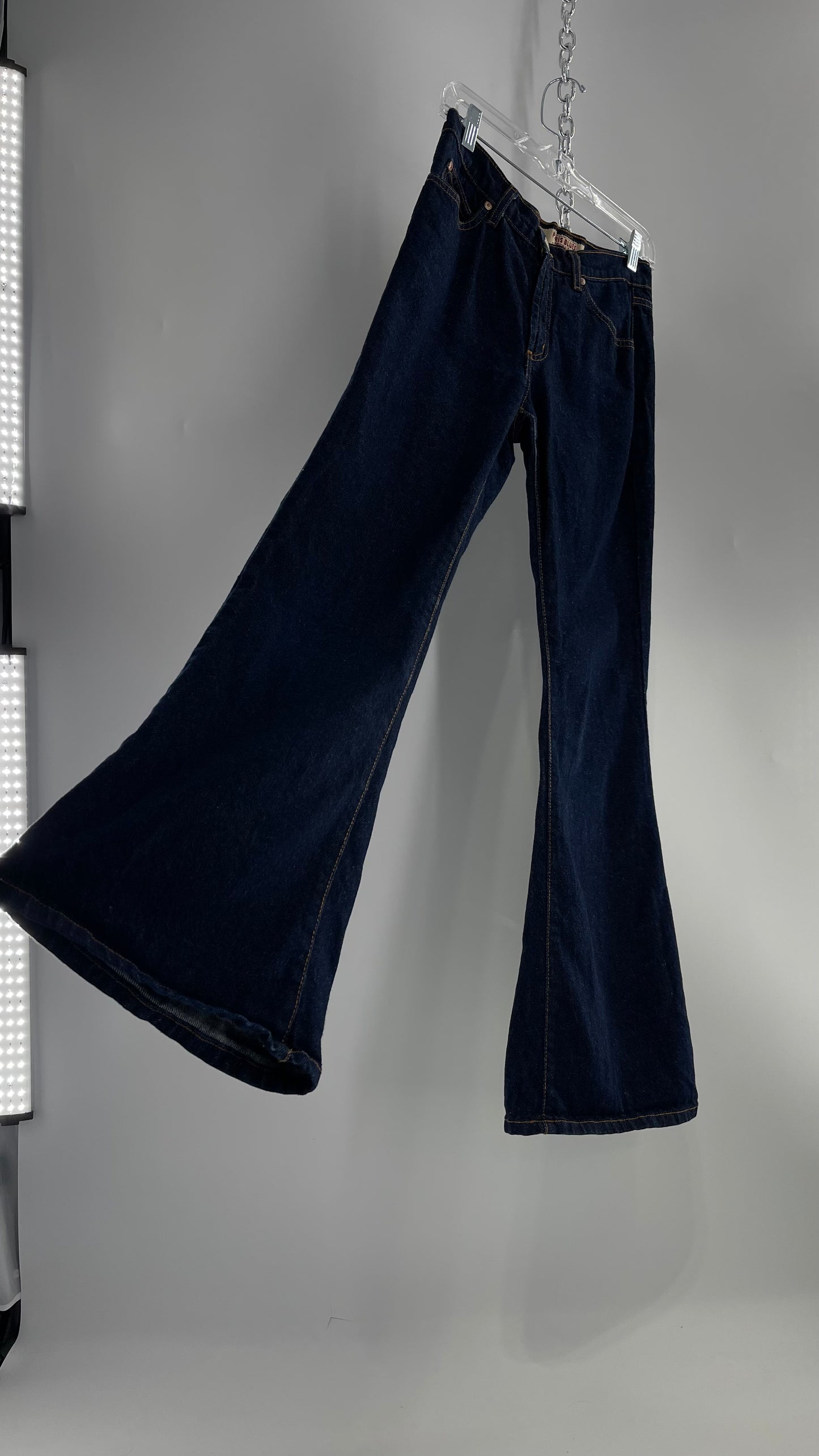 Vintage PARIS BLUES Dark Wash Kick Flare Denim Jeans(5)