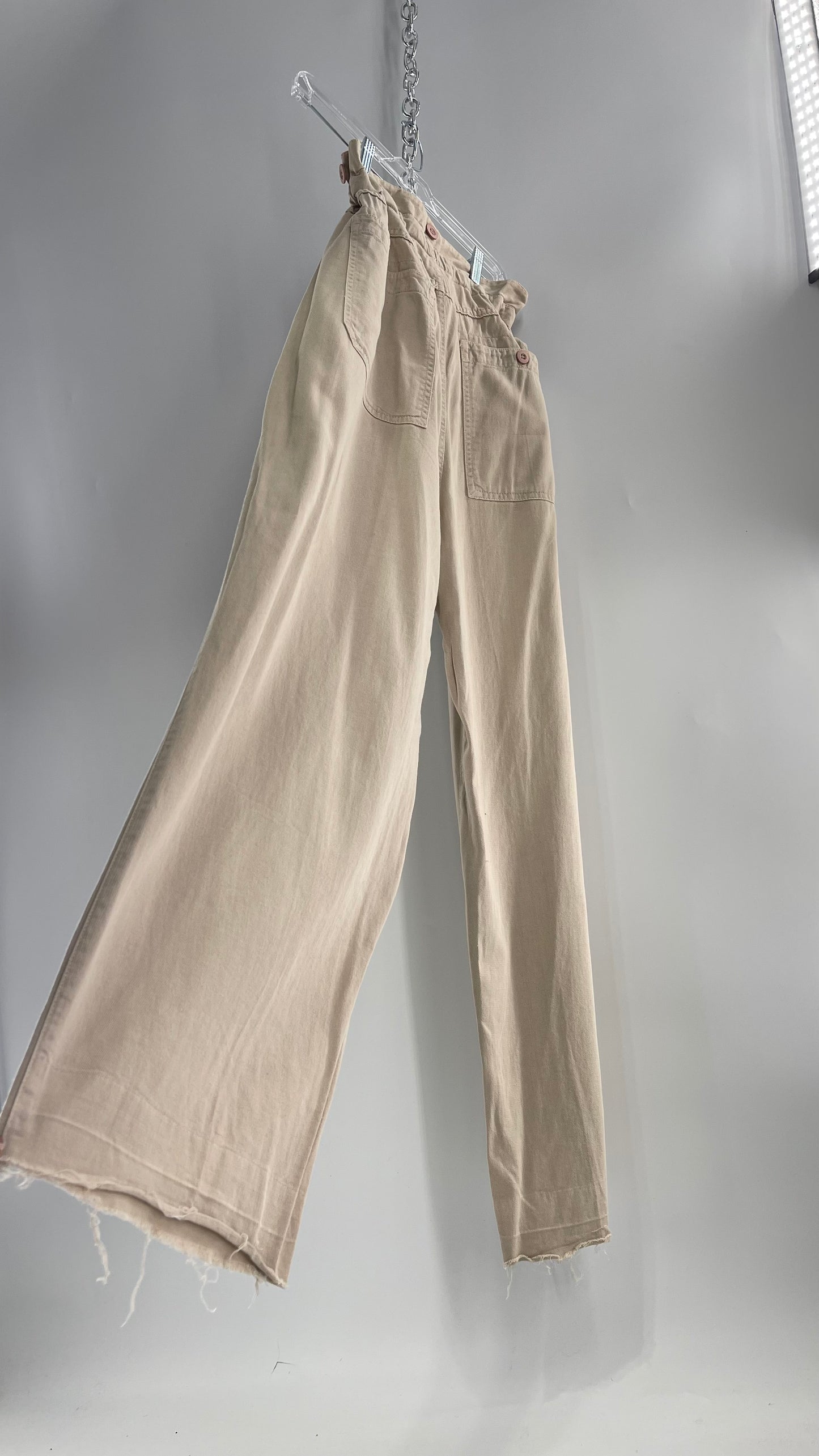 Free People Cream Flare Button Up Wide Legs with Drawstring Waistline 55% Cotton 10% Linen 35% Viscose (L)