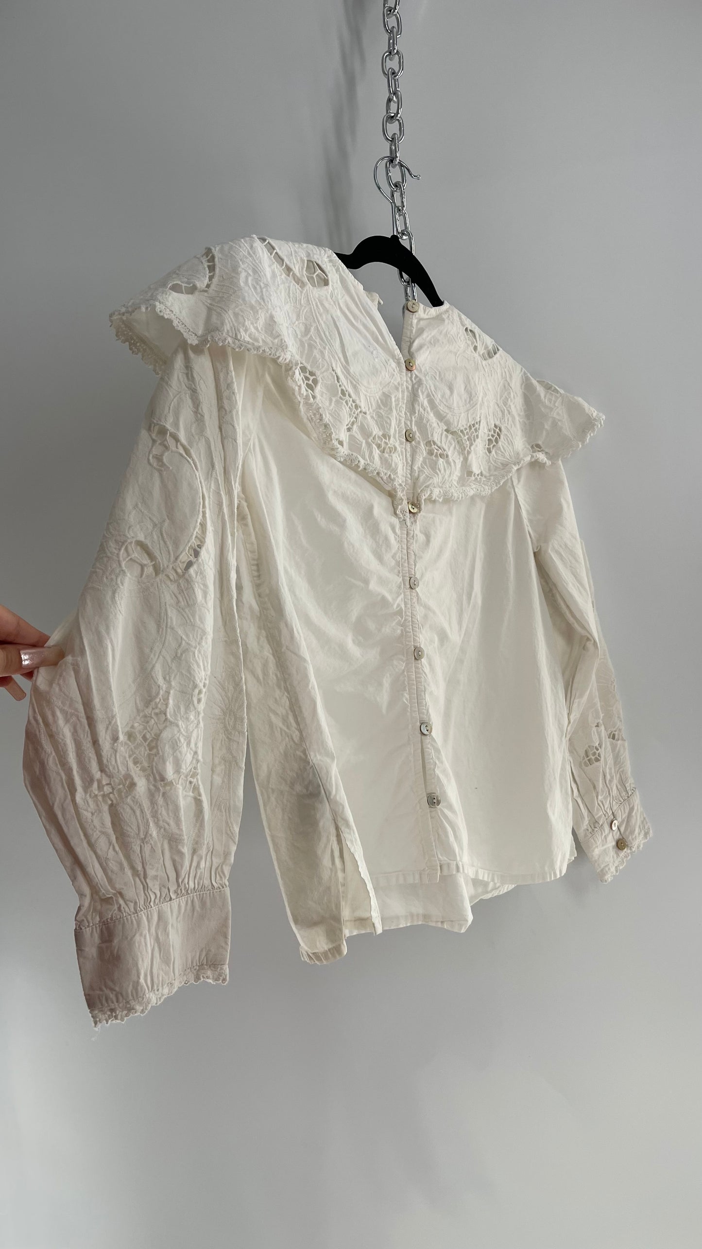 CLEOBELLA White Cotton Prairie Blouse with Lace Balloon Sleeves and Collar (Small)