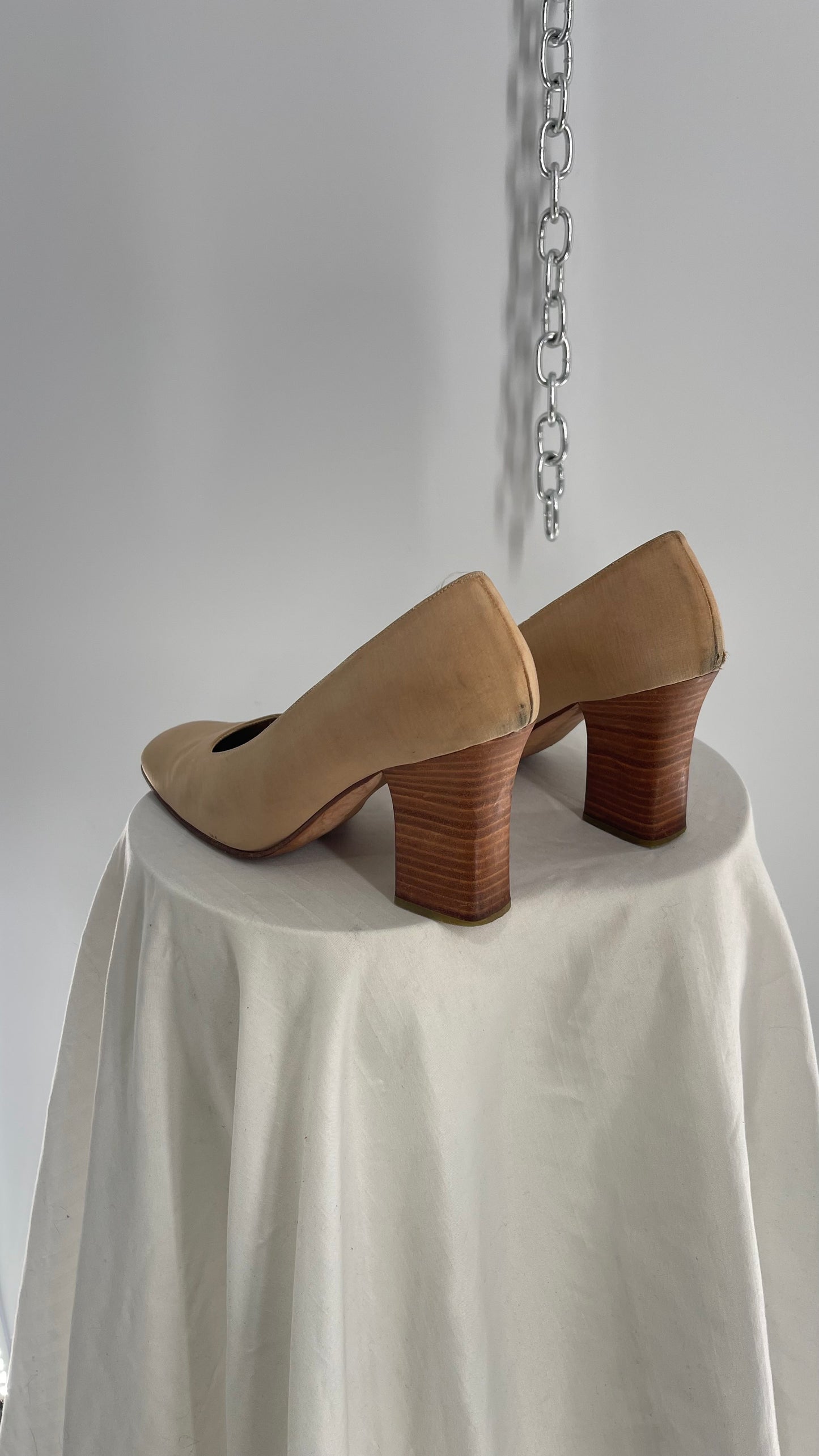 Vintage 1990s DKNY Tan/Beige Square Toe Block Heel (8)