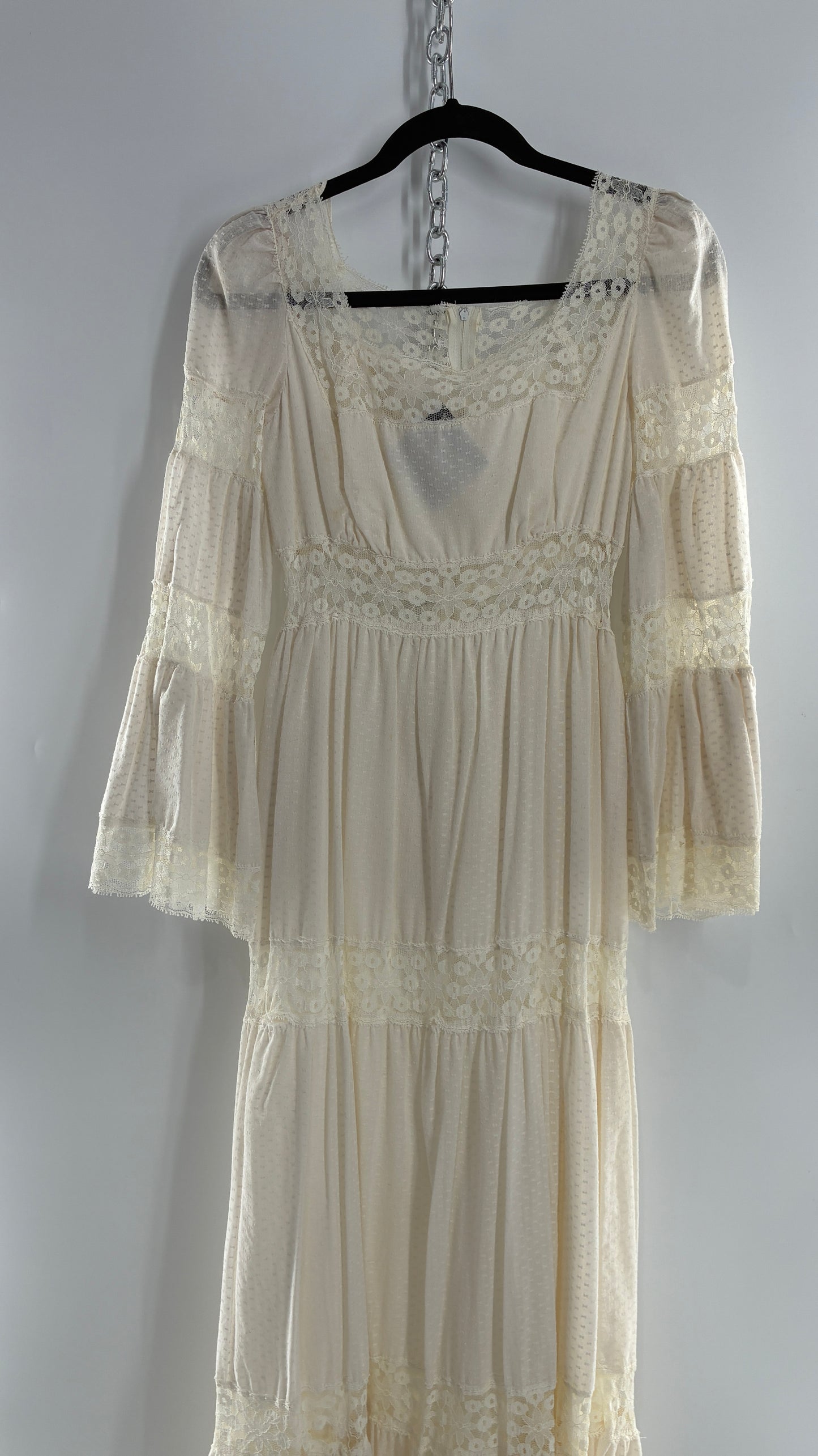 Vintage 1970s Off White Handmade Bell Sleeve Possible Wedding Gown (XS/Small)