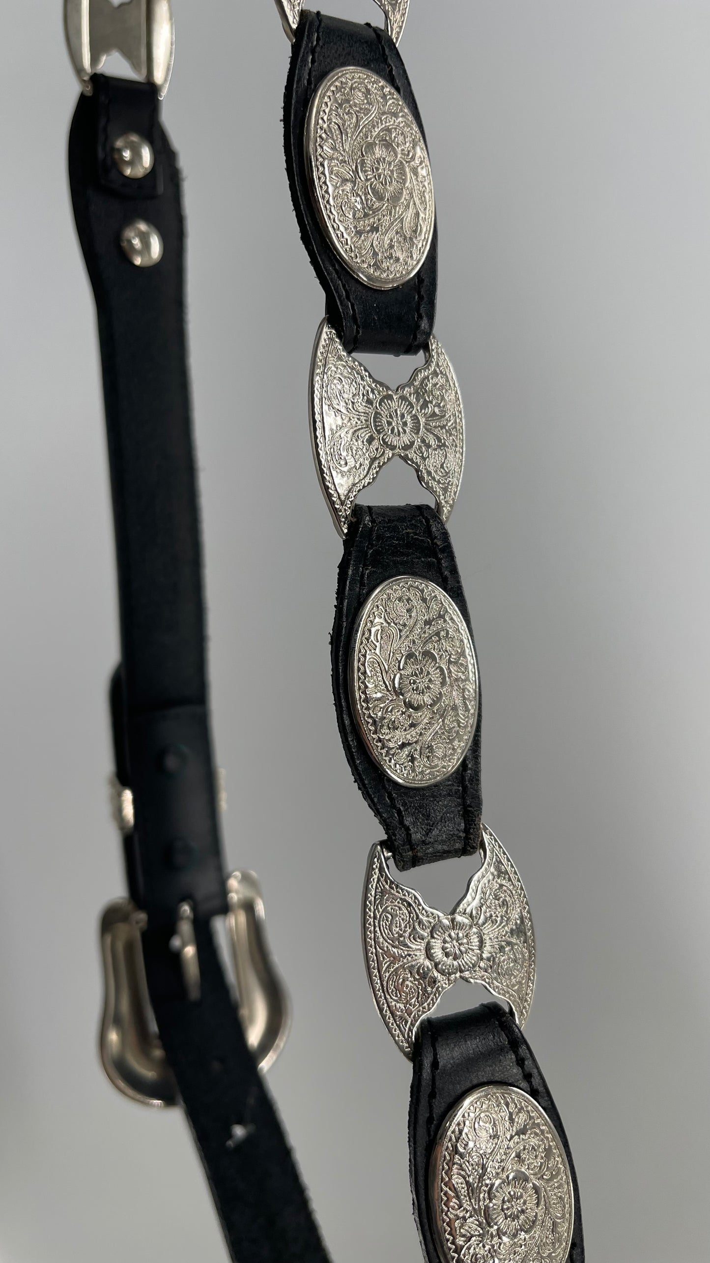 Vintage Genuine Leather Silver Conch Medallion Belt (Large)