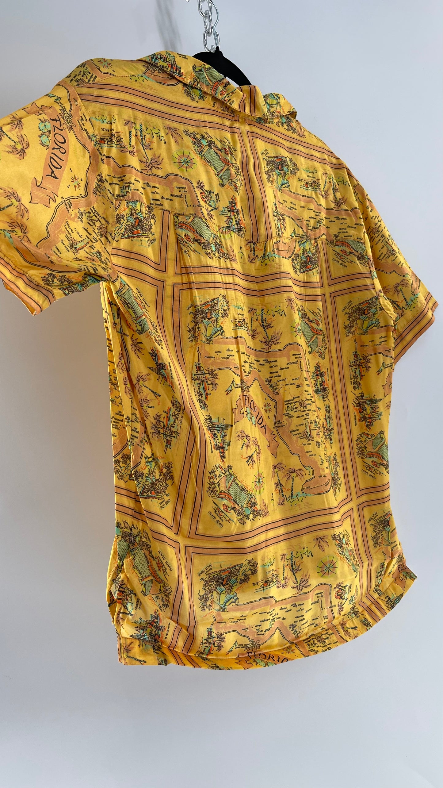 Urban Outfitters Yellow Old School Map of Florida Men’s Button Up (Small)